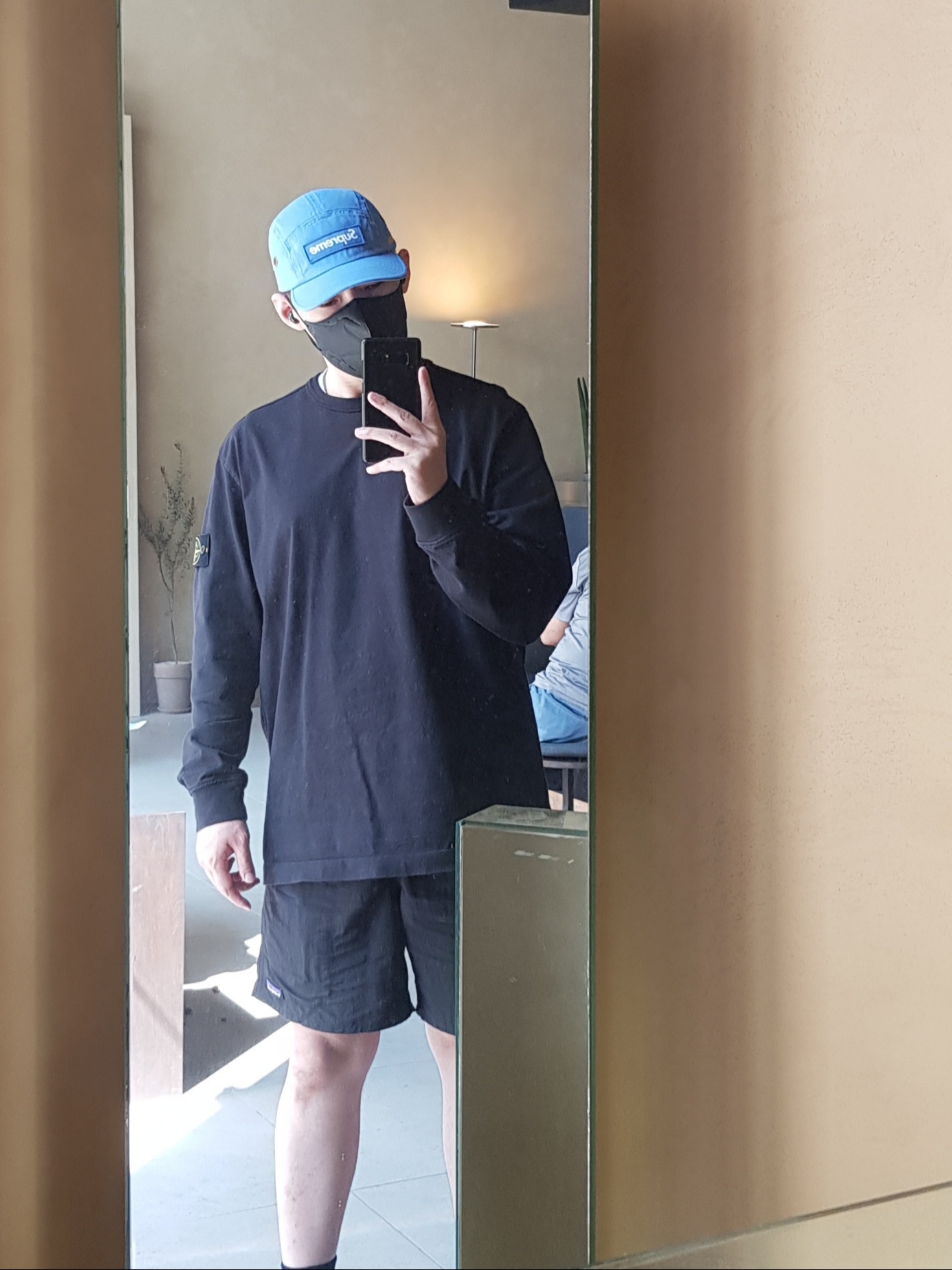 Supreme Military Camp Cap Blue - 22SS, Stone Island 64450 Long Sleeve Crewneck Sweatshirt Black - 21SS 착용 스타일