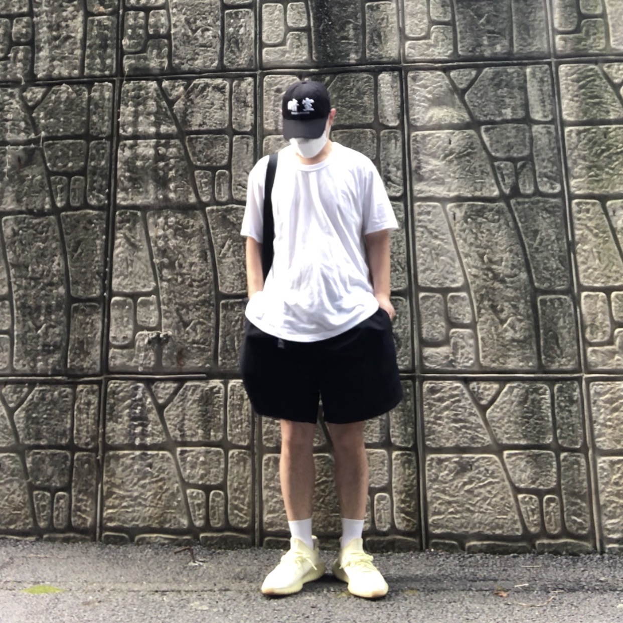 Darkr8m Studio White Logo Cap, Nike NRG ACG Trail Shorts Black Anthracite - Asia 착용 스타일