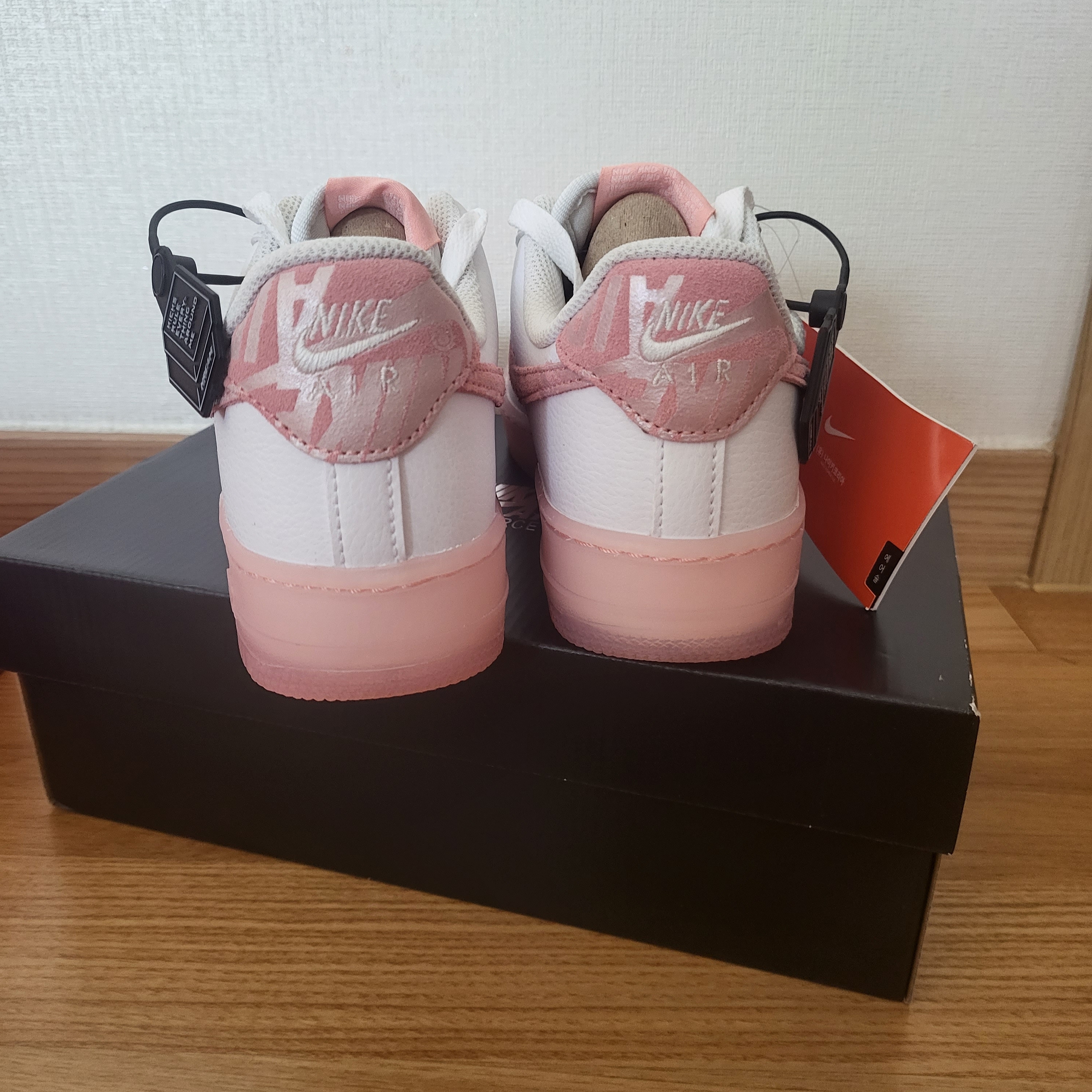 (W) Nike Air Force 1 '07 LV8 Copy and Paste 착용 스타일 - 2