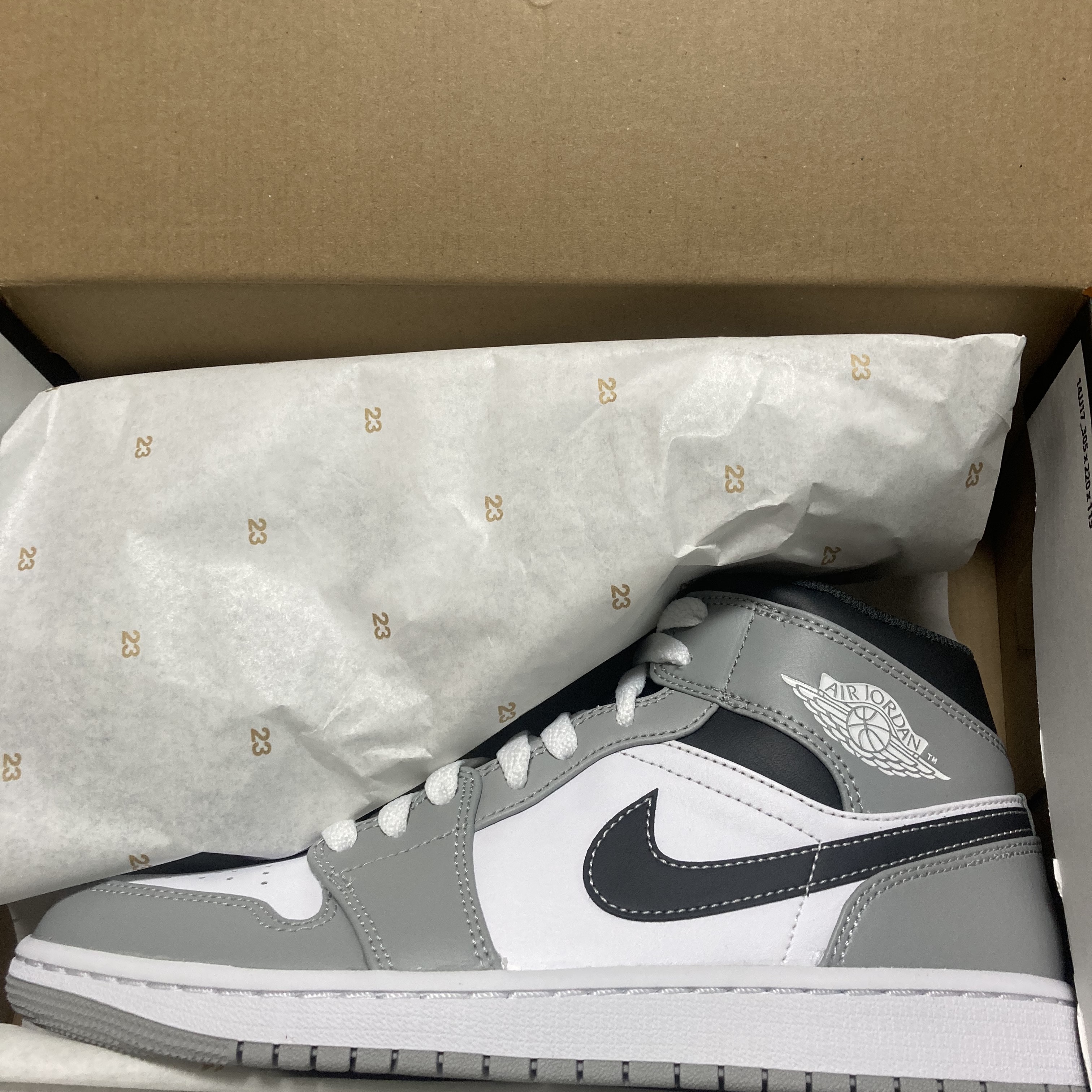 Jordan 1 Mid Light Smoke Grey Anthracite 착용 스타일