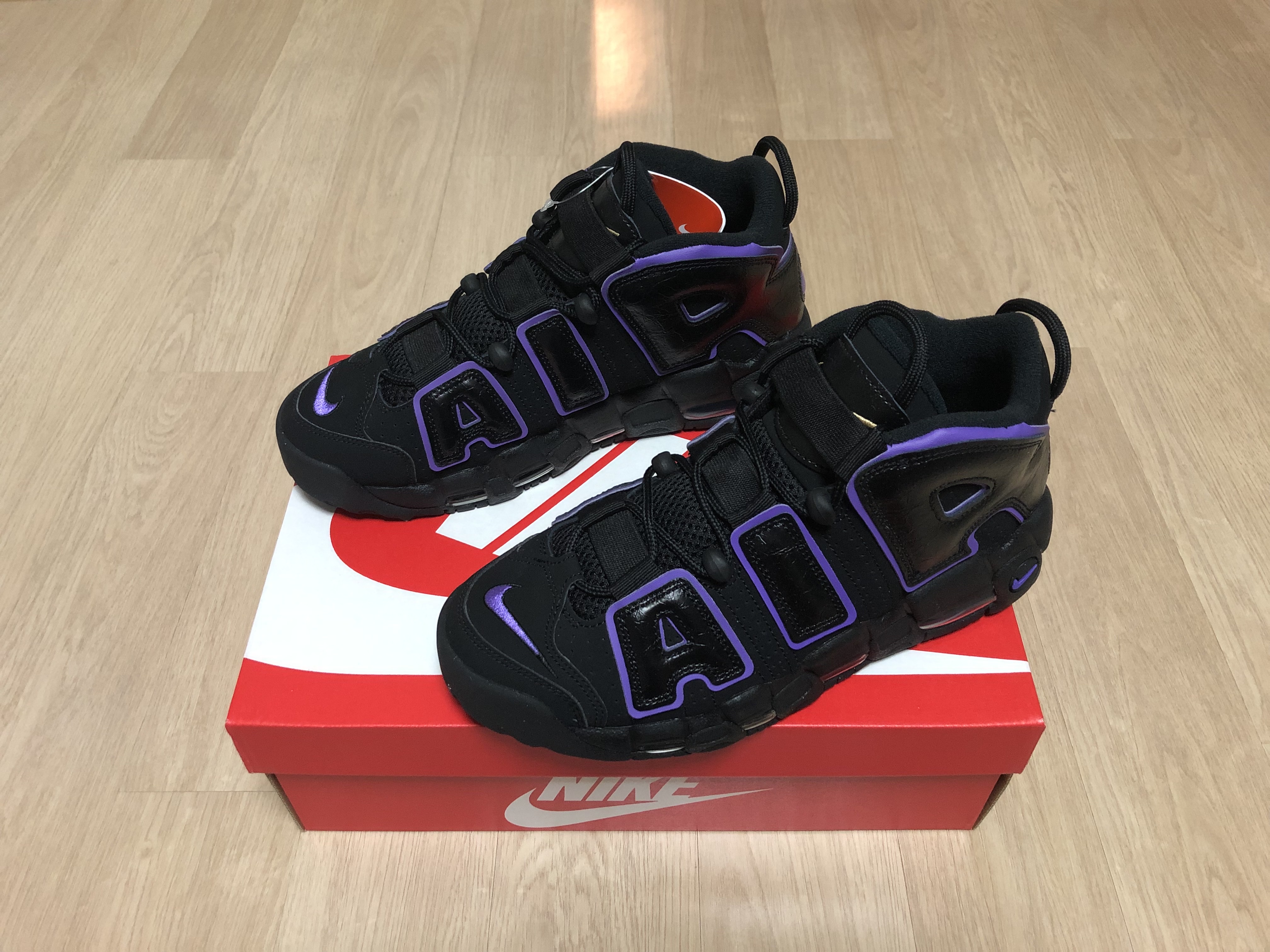 Nike Air More Uptempo 96 Black Action Grape 착용 스타일 - 1