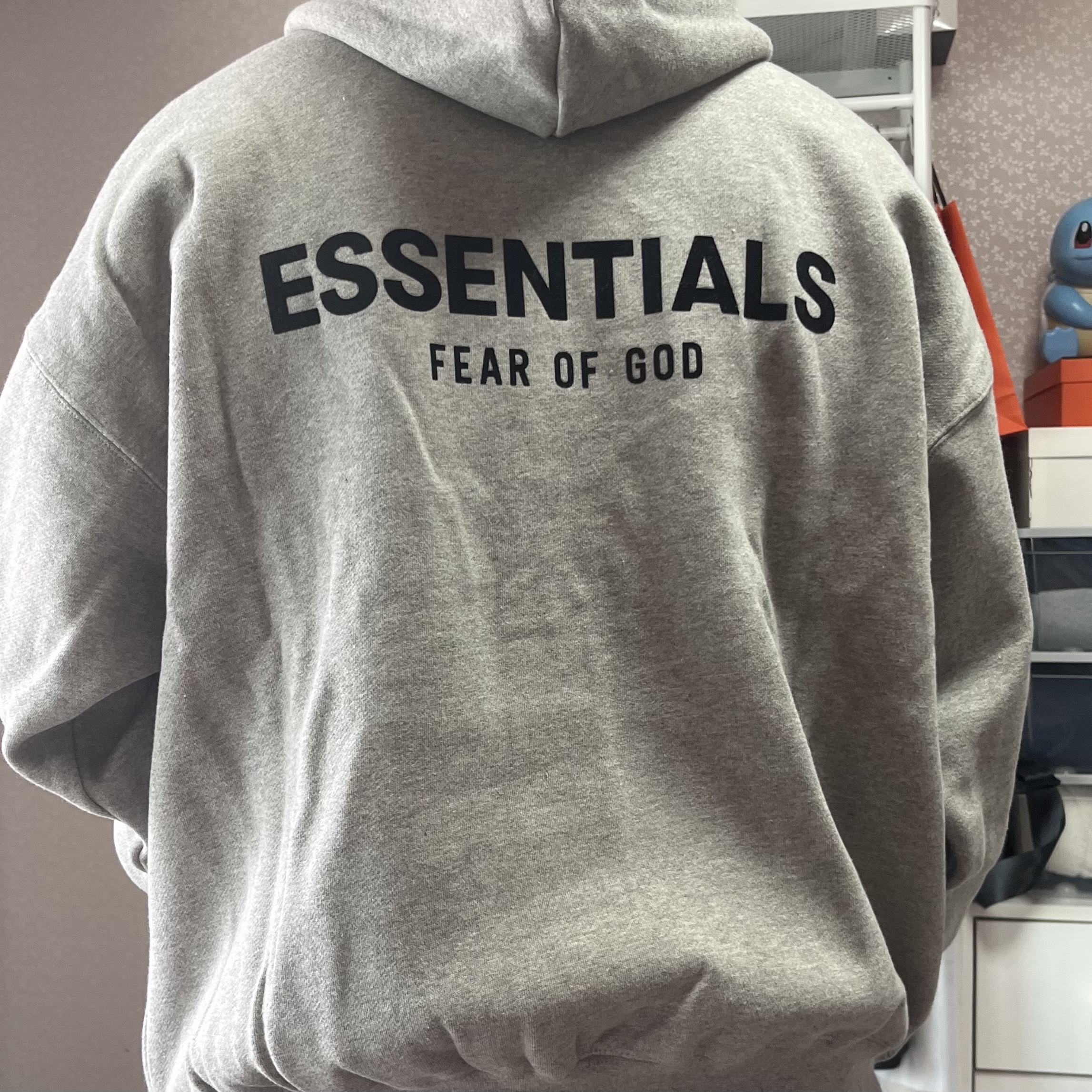 Essentials The Core Collection Hoodie Dark Oatmeal 착용 스타일 - 2
