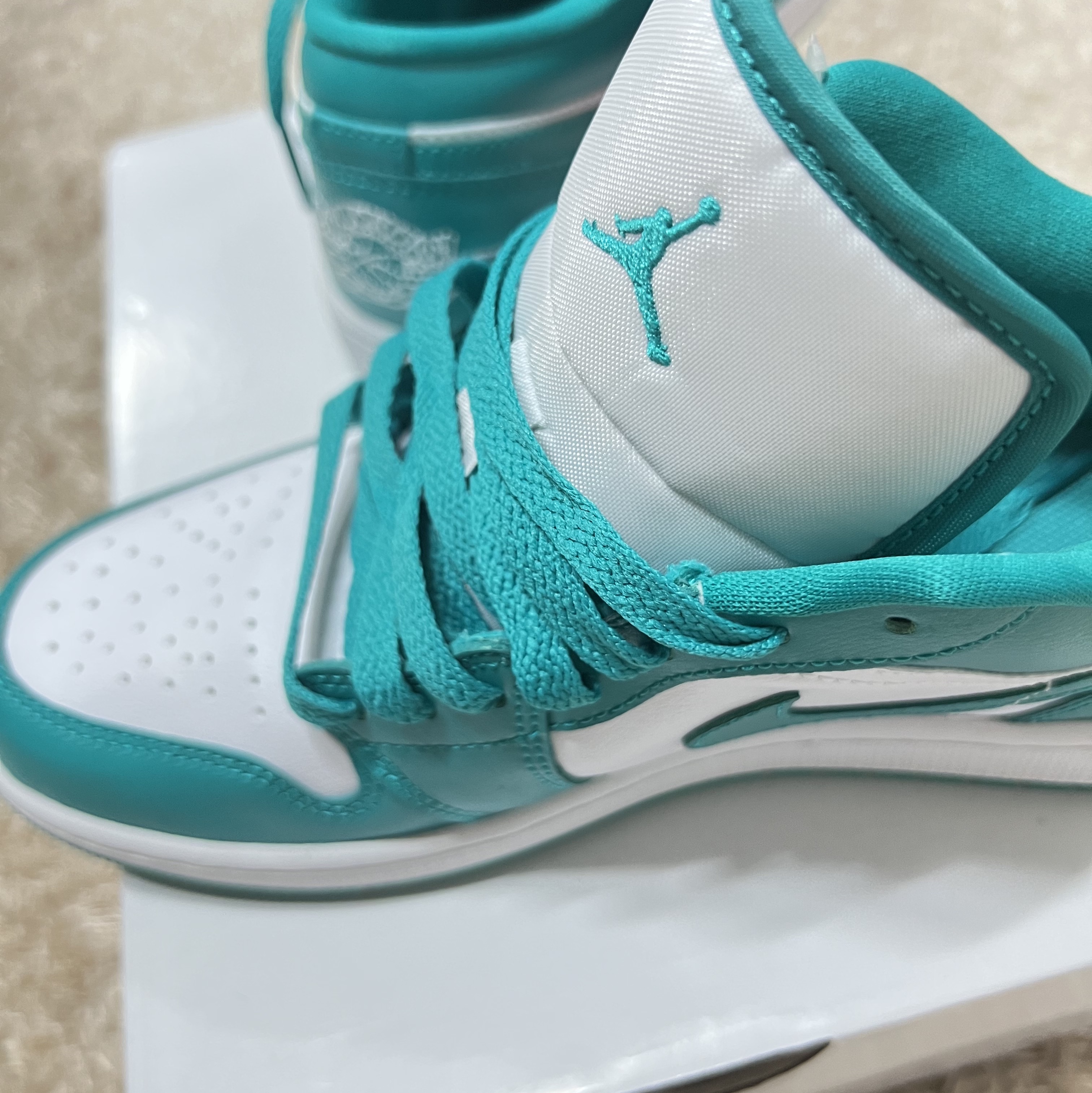 (W) Jordan 1 Low New Emerald 착용 스타일 - 4