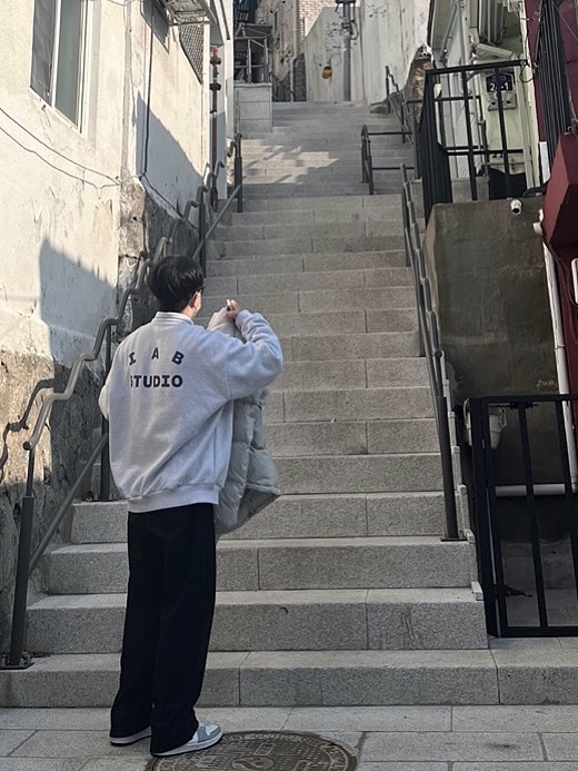 Jordan 1 Low Light Smoke Grey, IAB Studio Half Zip Pullover Light Gray 착용 스타일