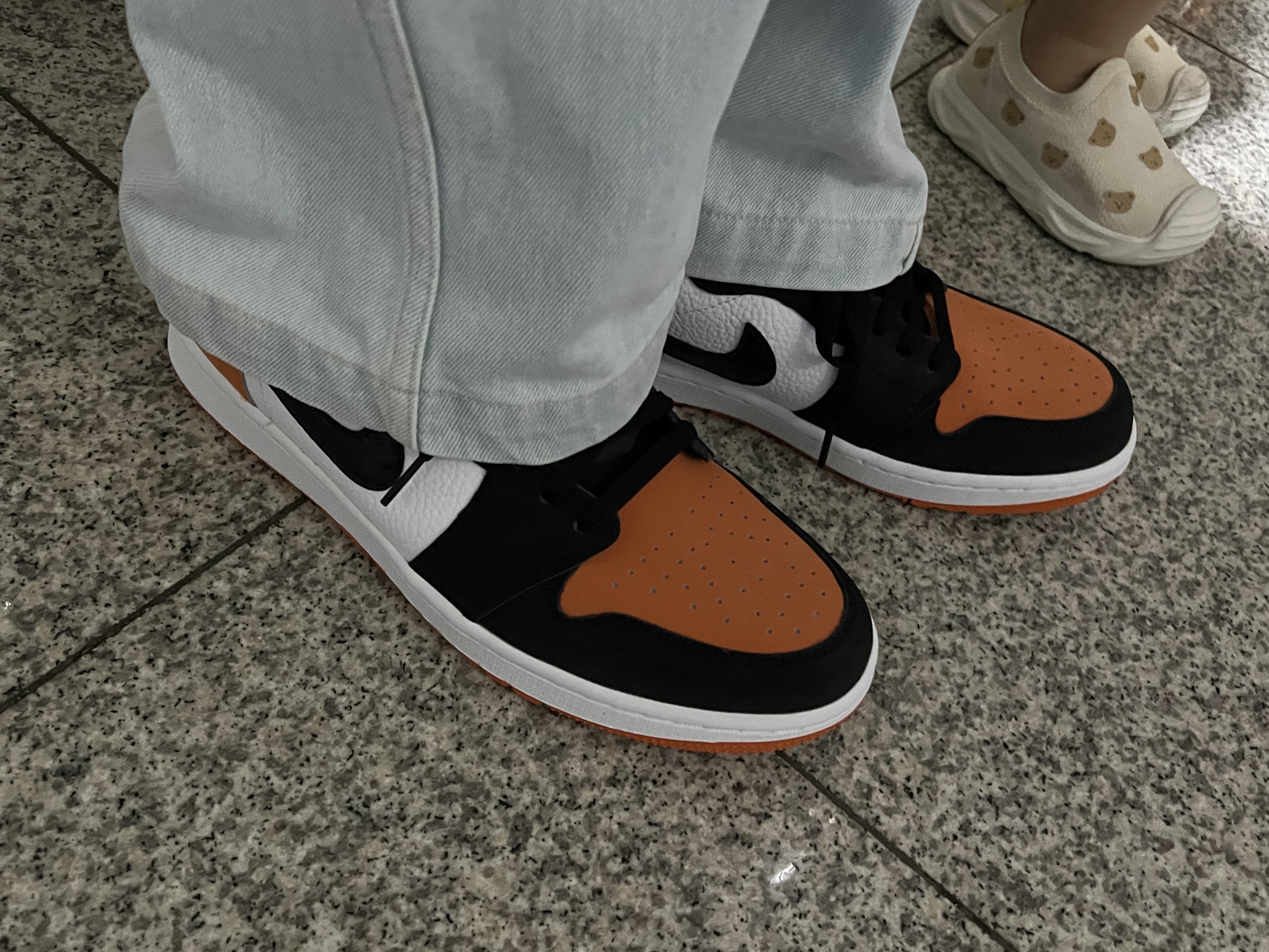 Jordan 1 Low Golf Starfish 착용 스타일 - 3