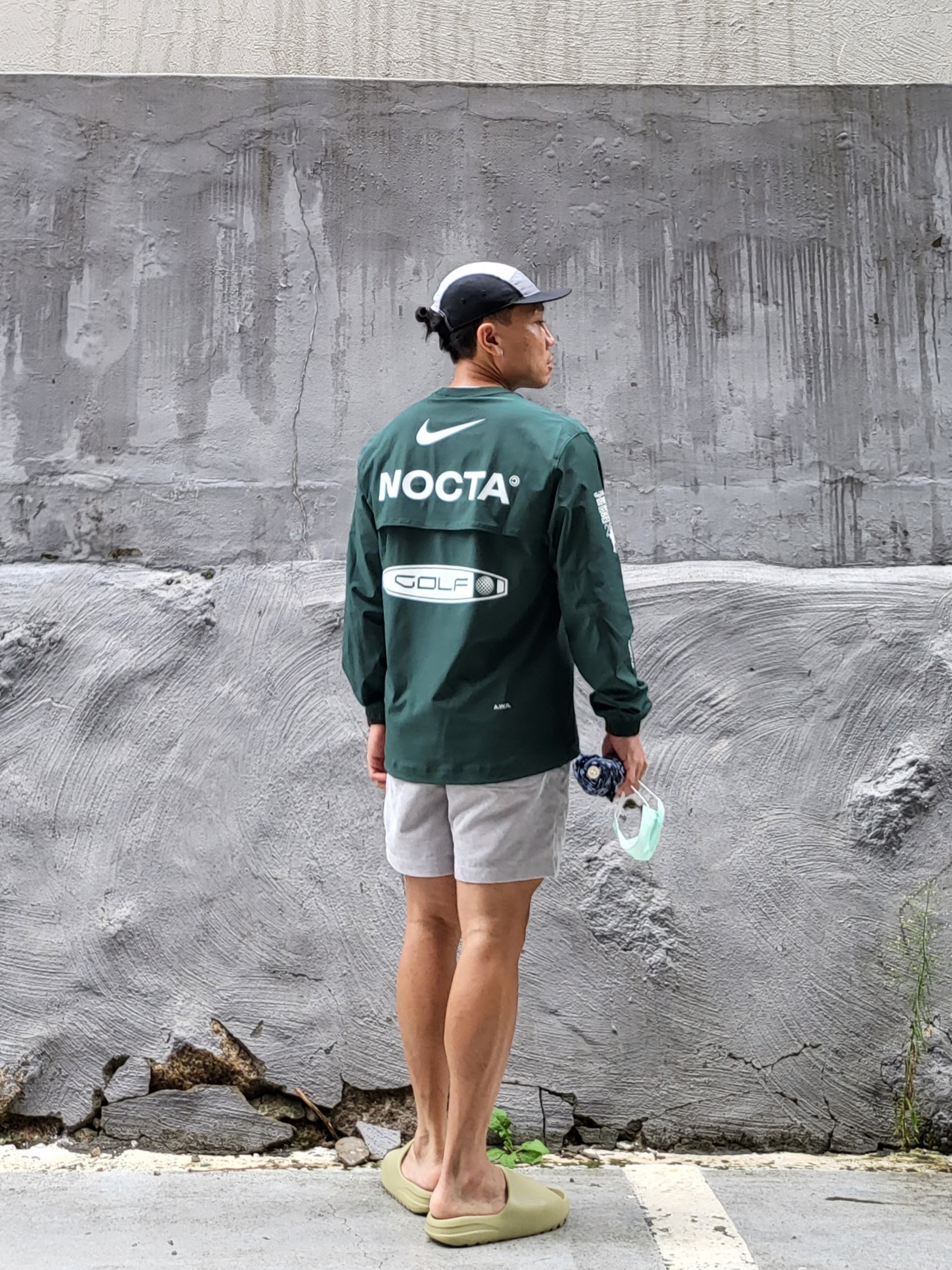 Nike x Drake Nocta Golf Crewneck Top Green - Asia, Adidas Yeezy Slide Resin 2021 착용 스타일 - 1