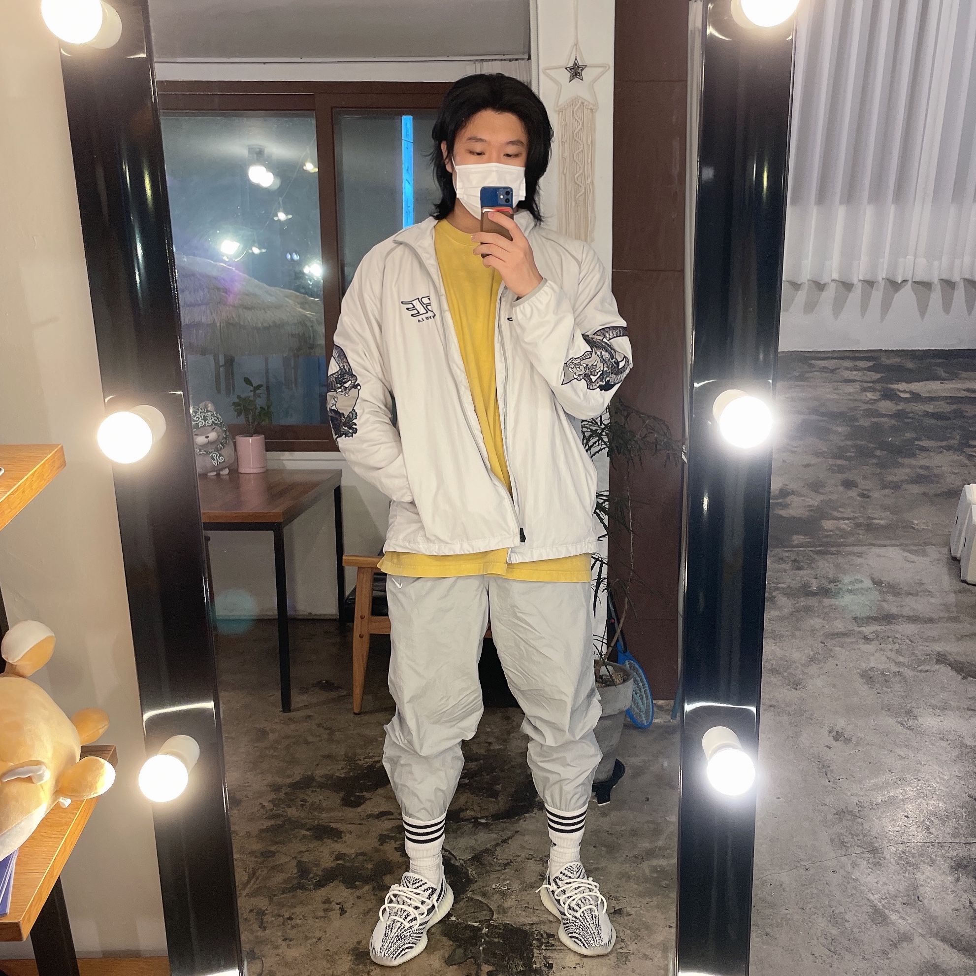 Nike M NRG Track Pants Grey, Adidas Yeezy Boost 350 V2 Zebra 2017/2019/2020 착용 스타일