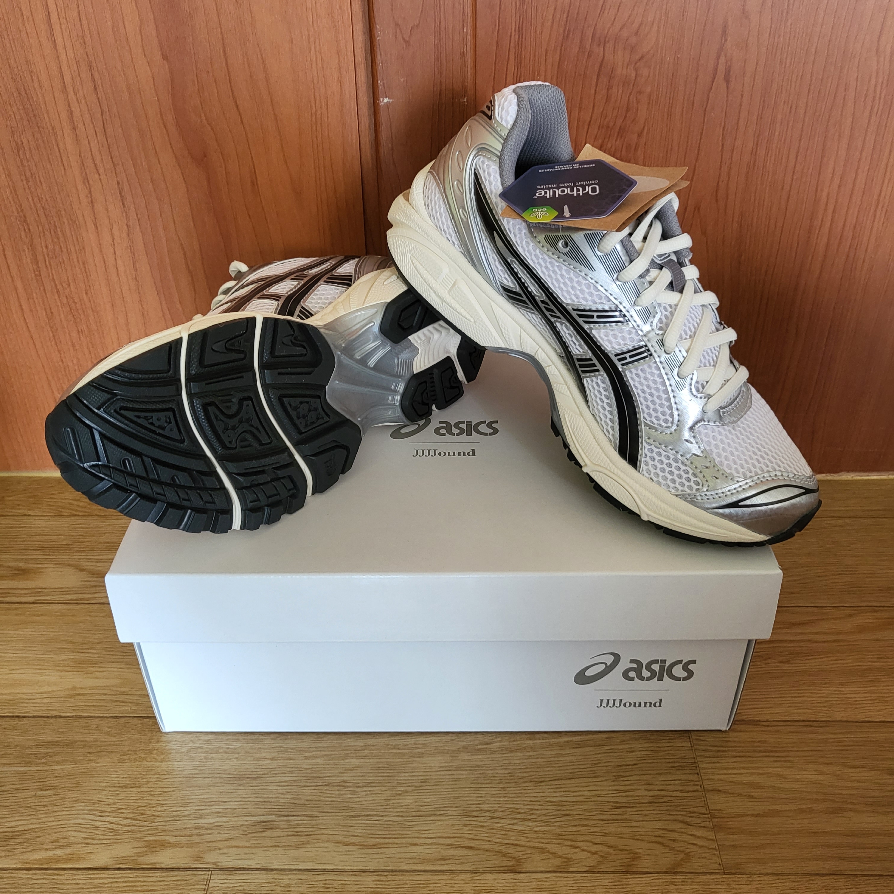 Asics x JJJJound Gel-Kayano 14 Silver Black 착용 스타일