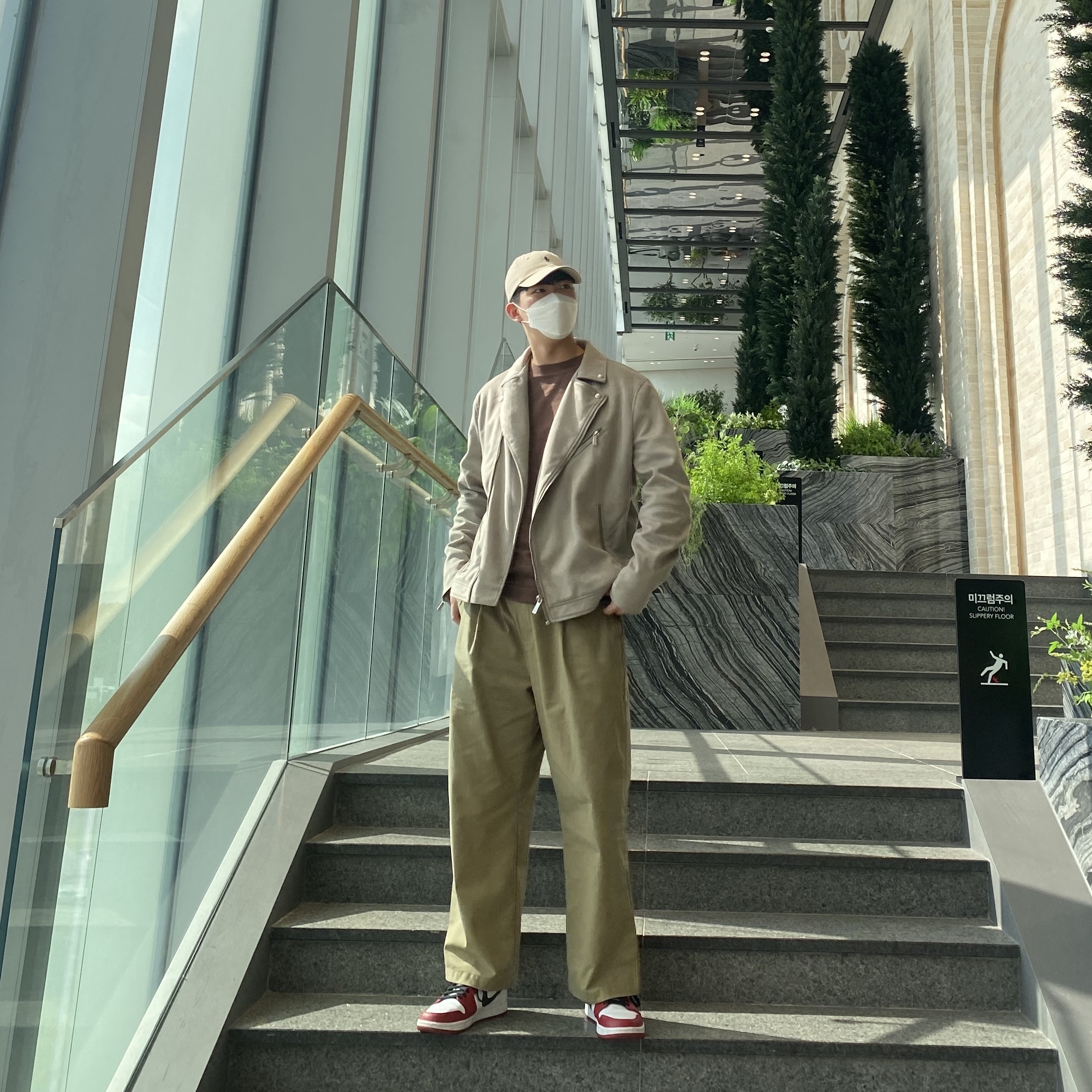 Jordan 1 Mid Chicago 2020 착용 스타일 - 2