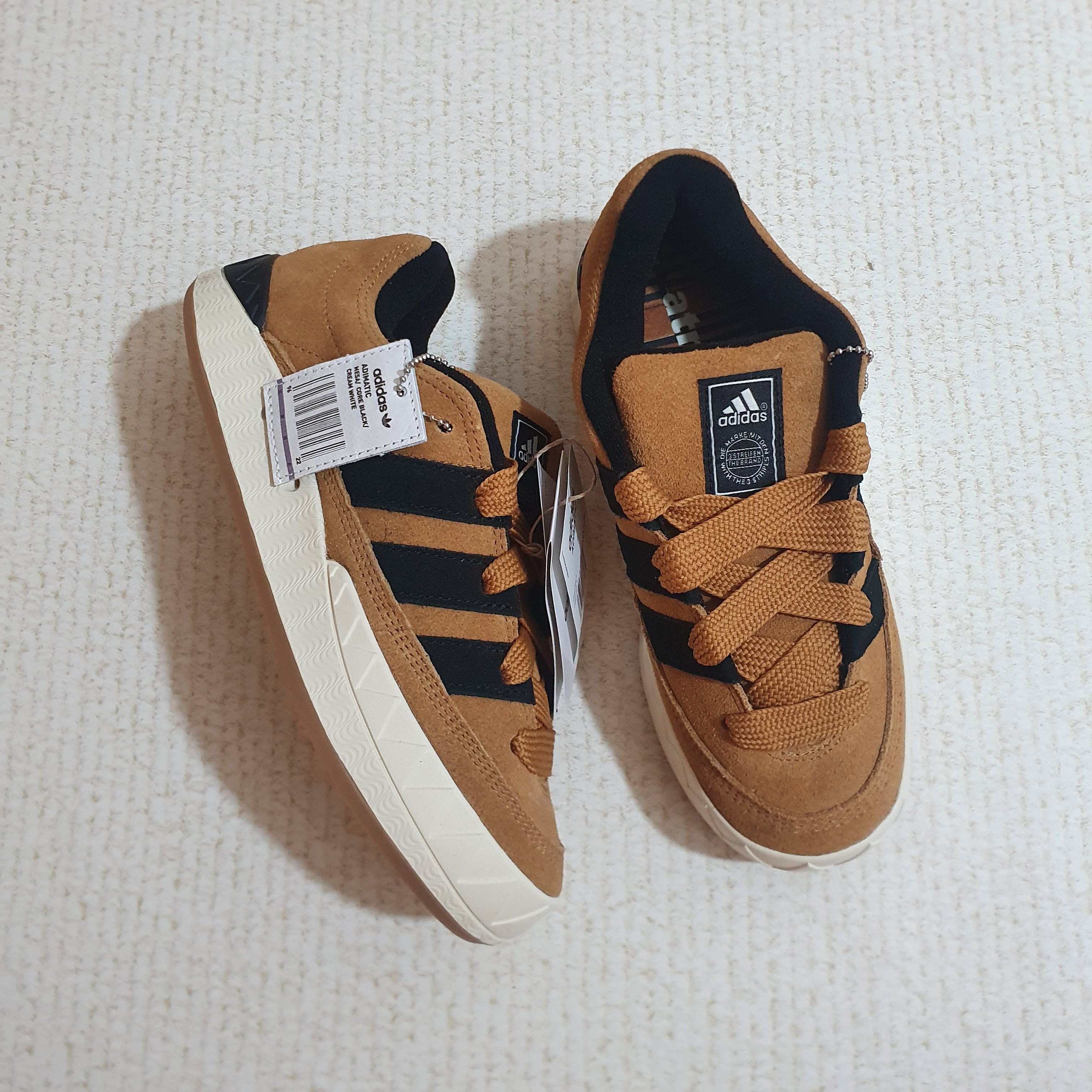 Adidas x Atmos Adimatic OG Shoebox 착용 스타일