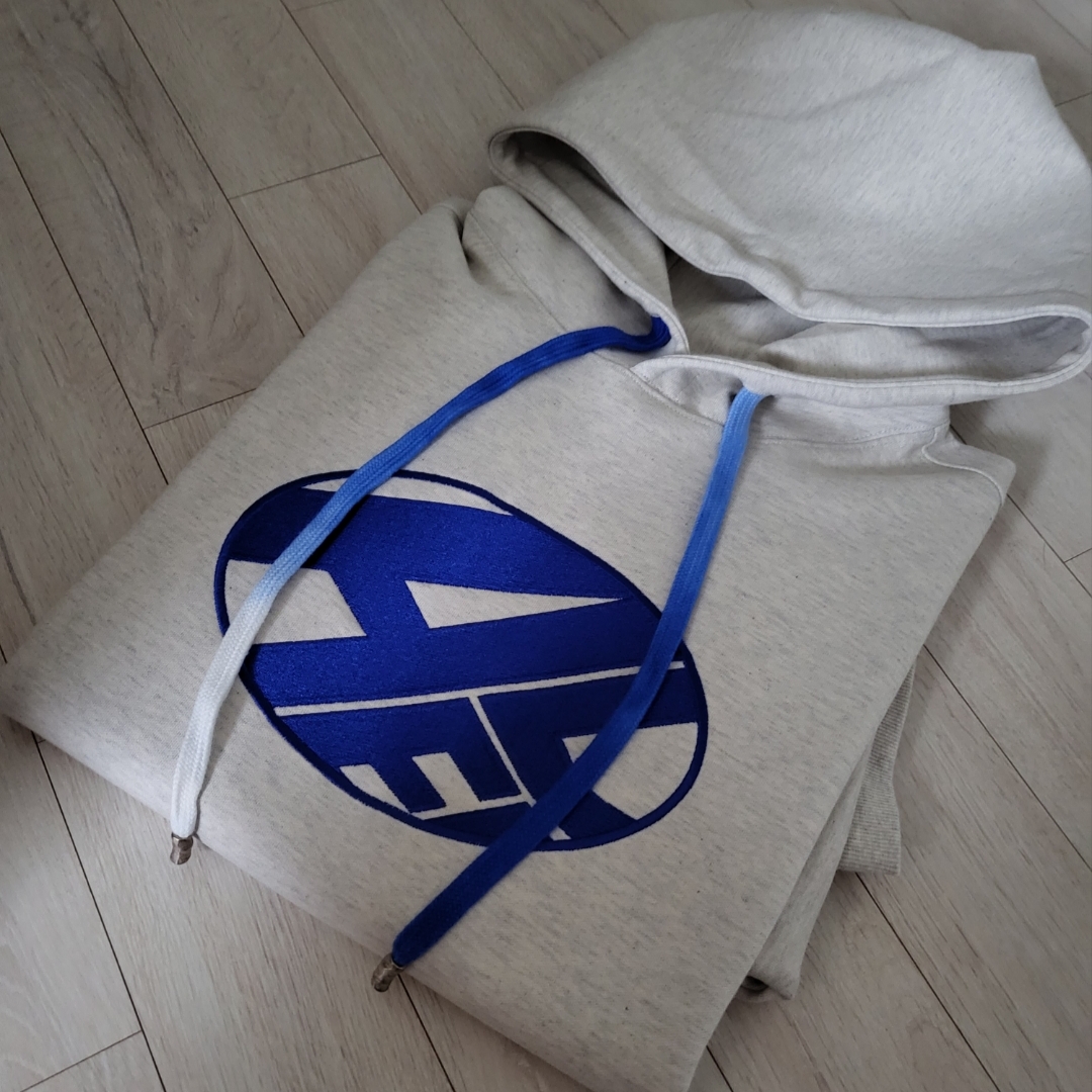 Ader Error Distort Logo Hoodie Oatmeal 착용 스타일