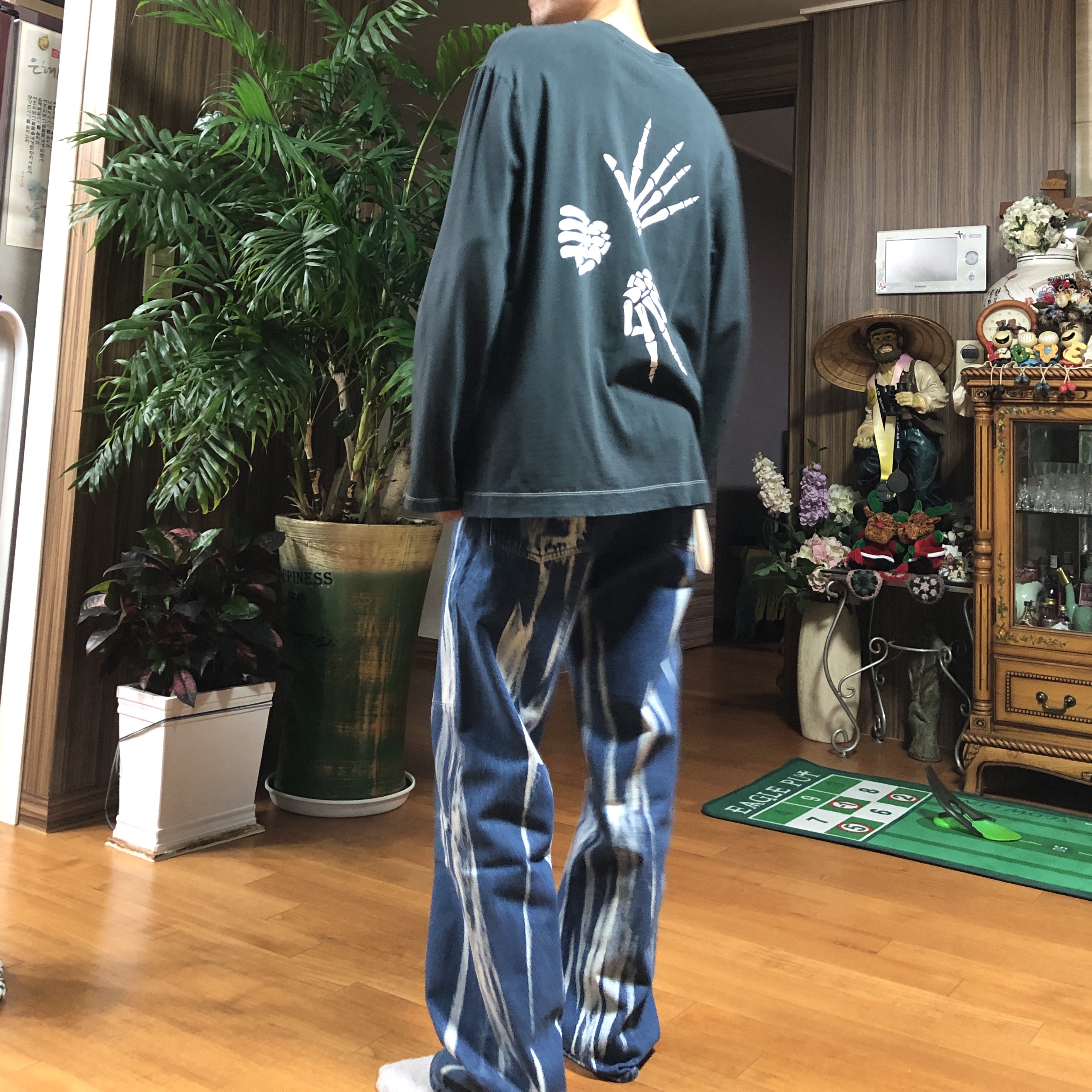 Our Legacy Extended Third Cut Glass Bleach Denim, Our Legacy Box Stone Paper Scissors Print Long Sleeve T-Shirt Black White 착용 스타일