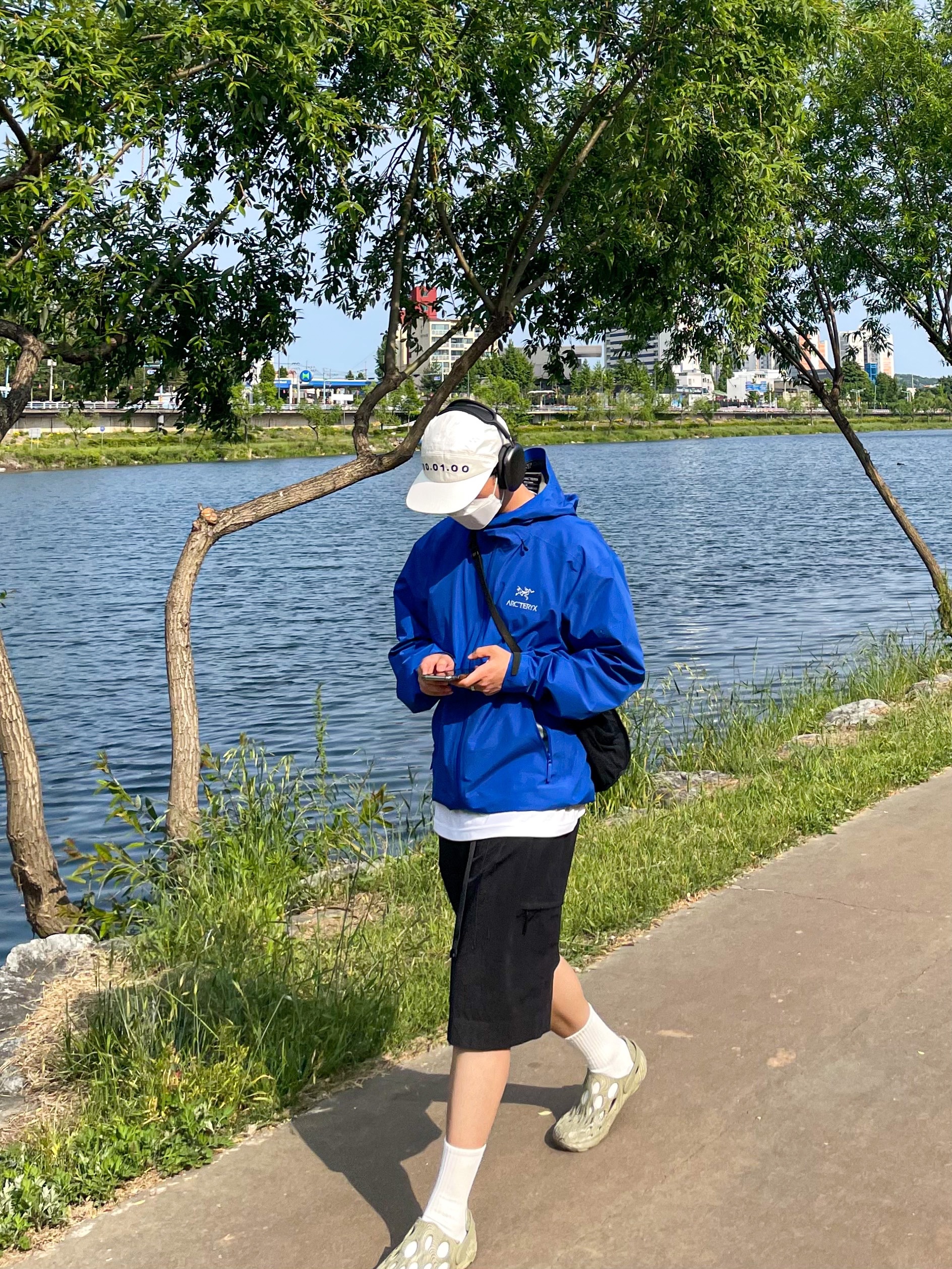 Arc'teryx Beta LT Jacket Vitality 착용 스타일 - 1