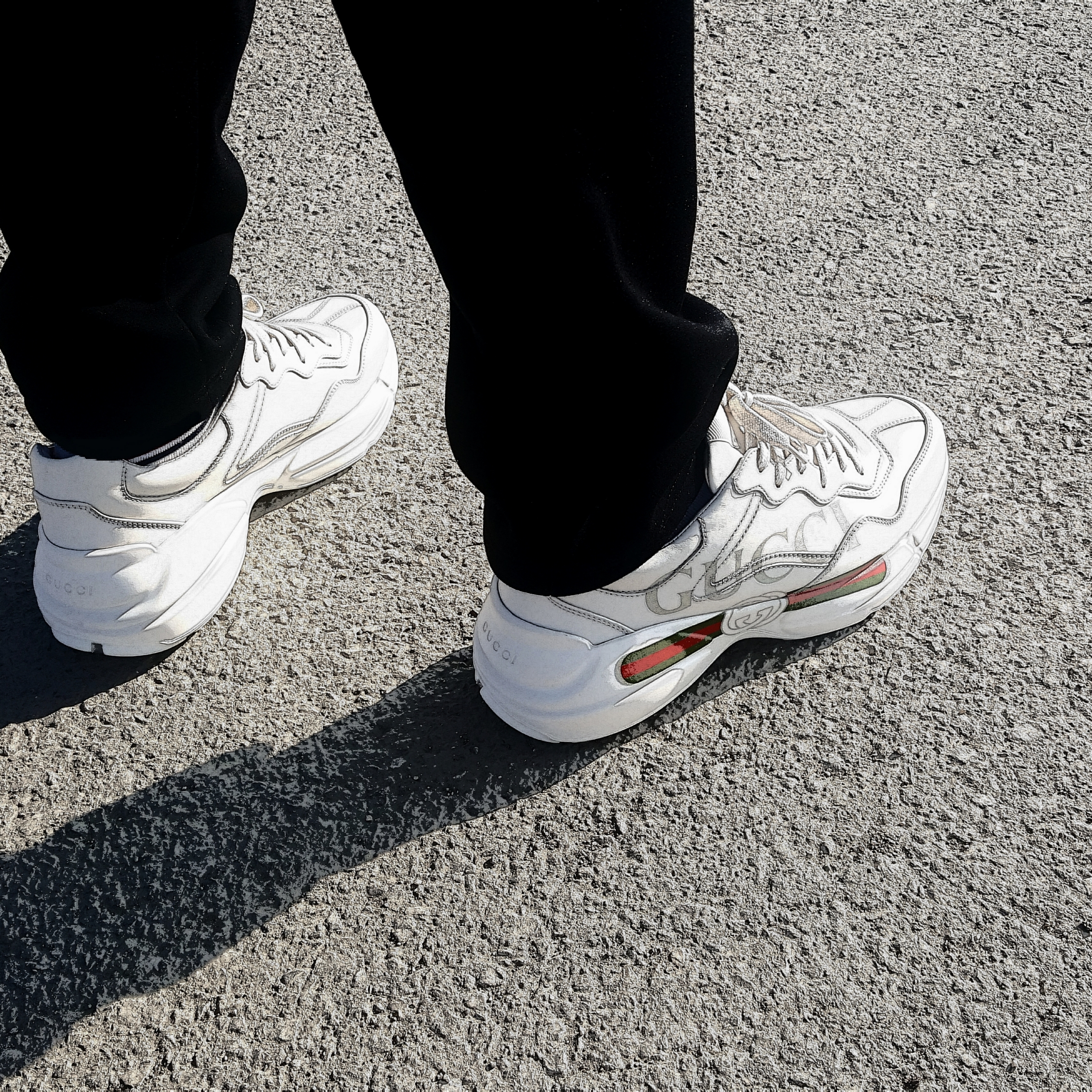 Gucci Rhyton Leather Sneakers Logo 착용 스타일