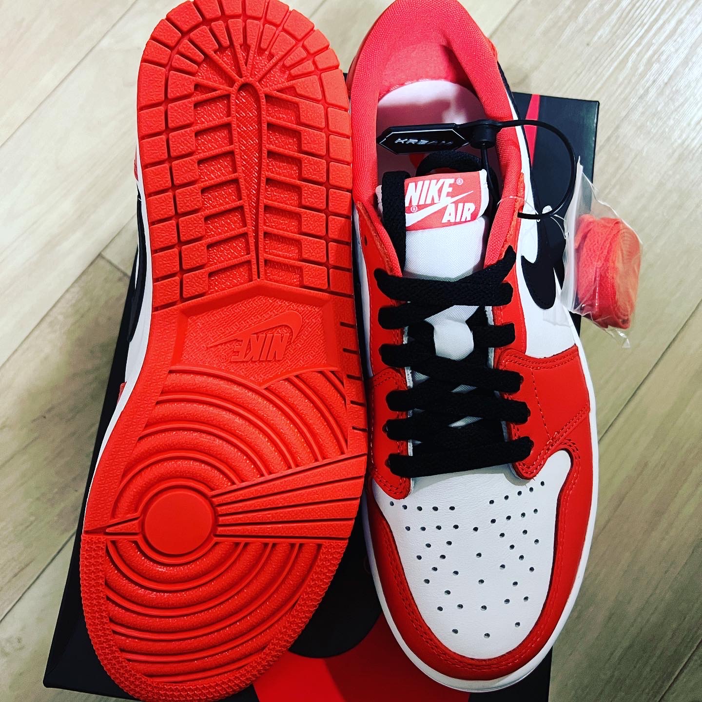 Jordan 1 Low OG Starfish 착용 스타일 - 2