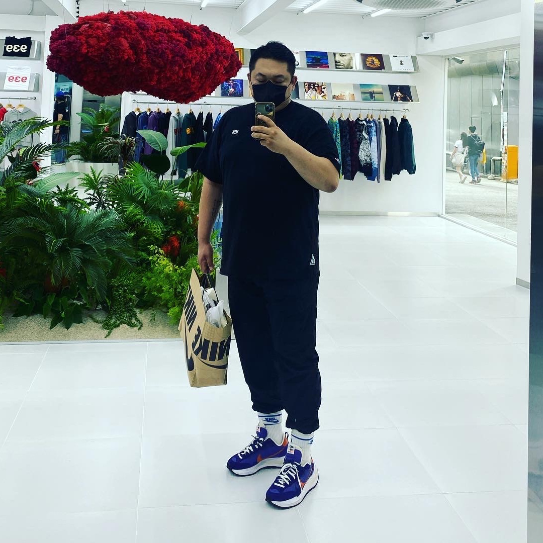 Nike x Sacai VaporWaffle Dark Iris 착용 스타일 - 1
