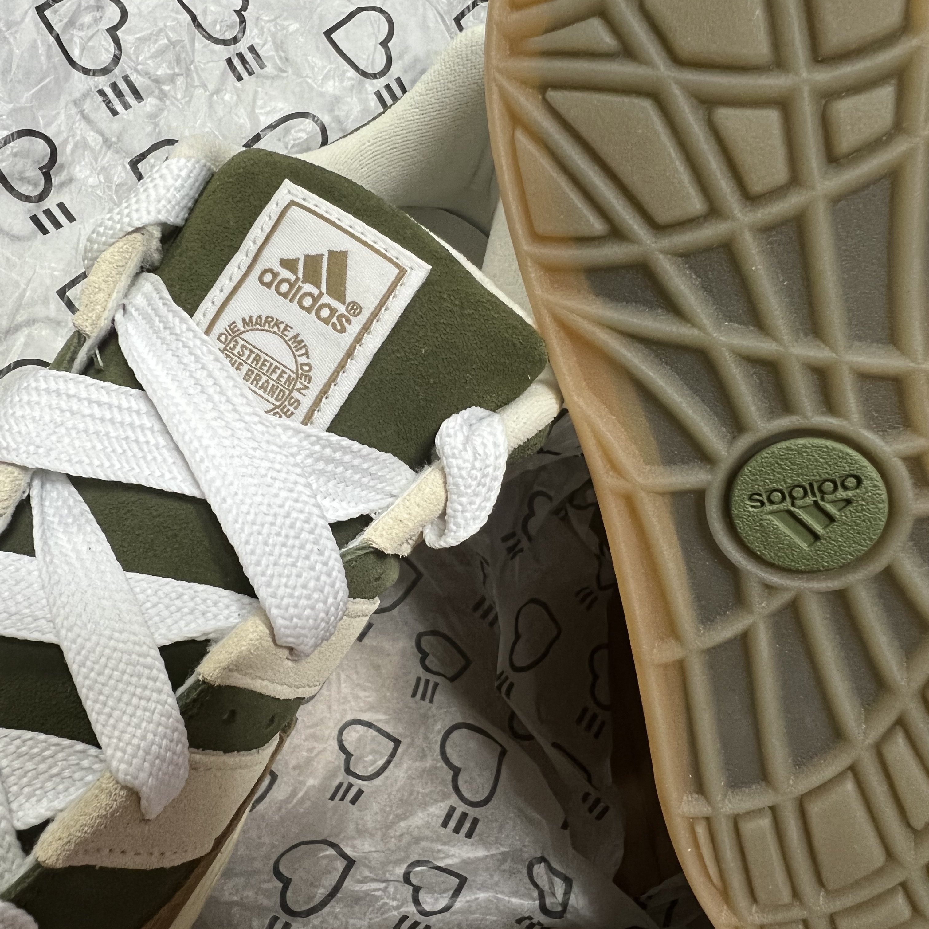 Adidas x Human Made Adimatic Brown 착용 스타일 - 3