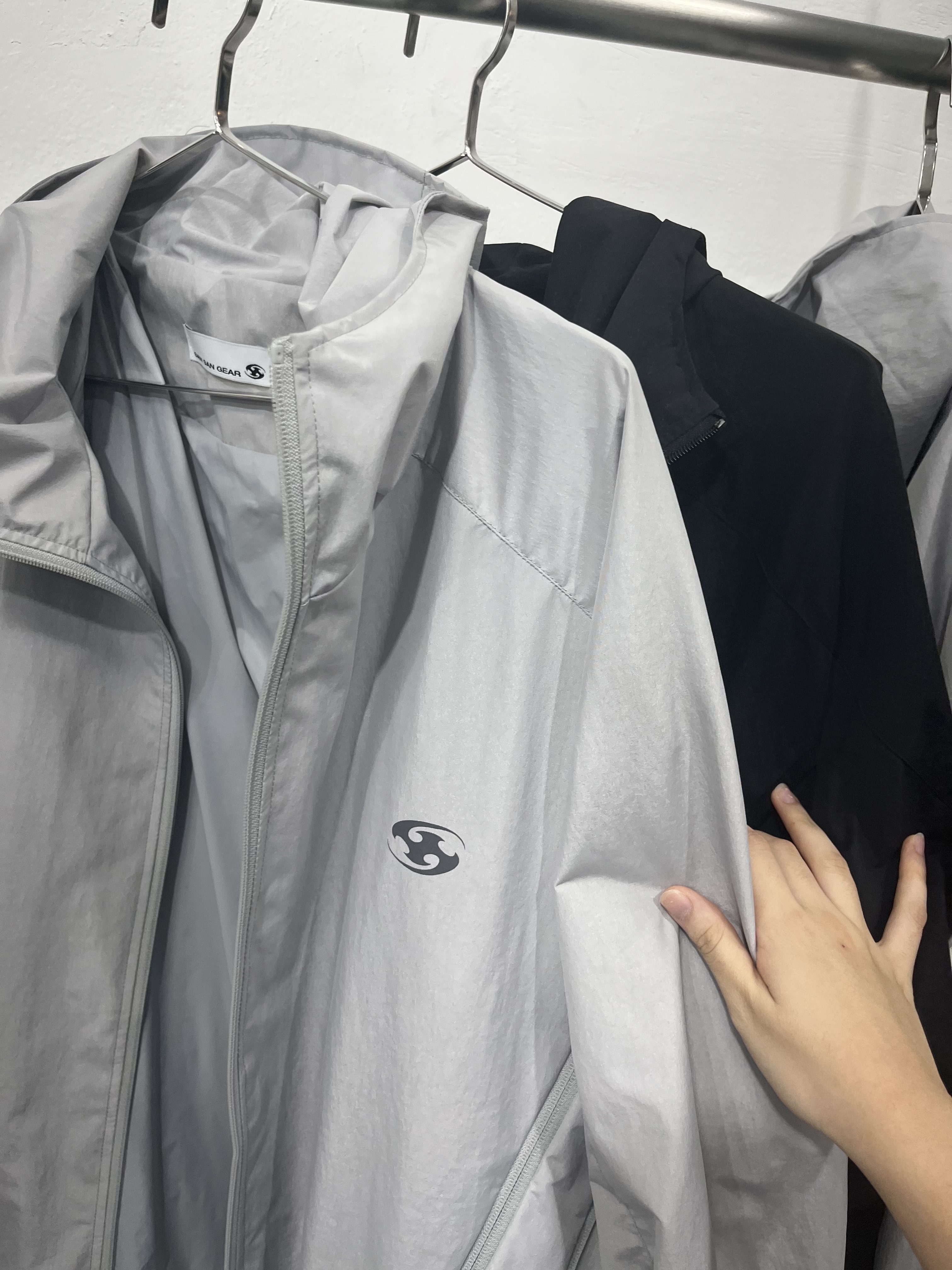 Sansan Gear Mesh Jacket Sky Blue - 22SS, Stussy Mushroom Raffia Keychain 착용 스타일 - 4
