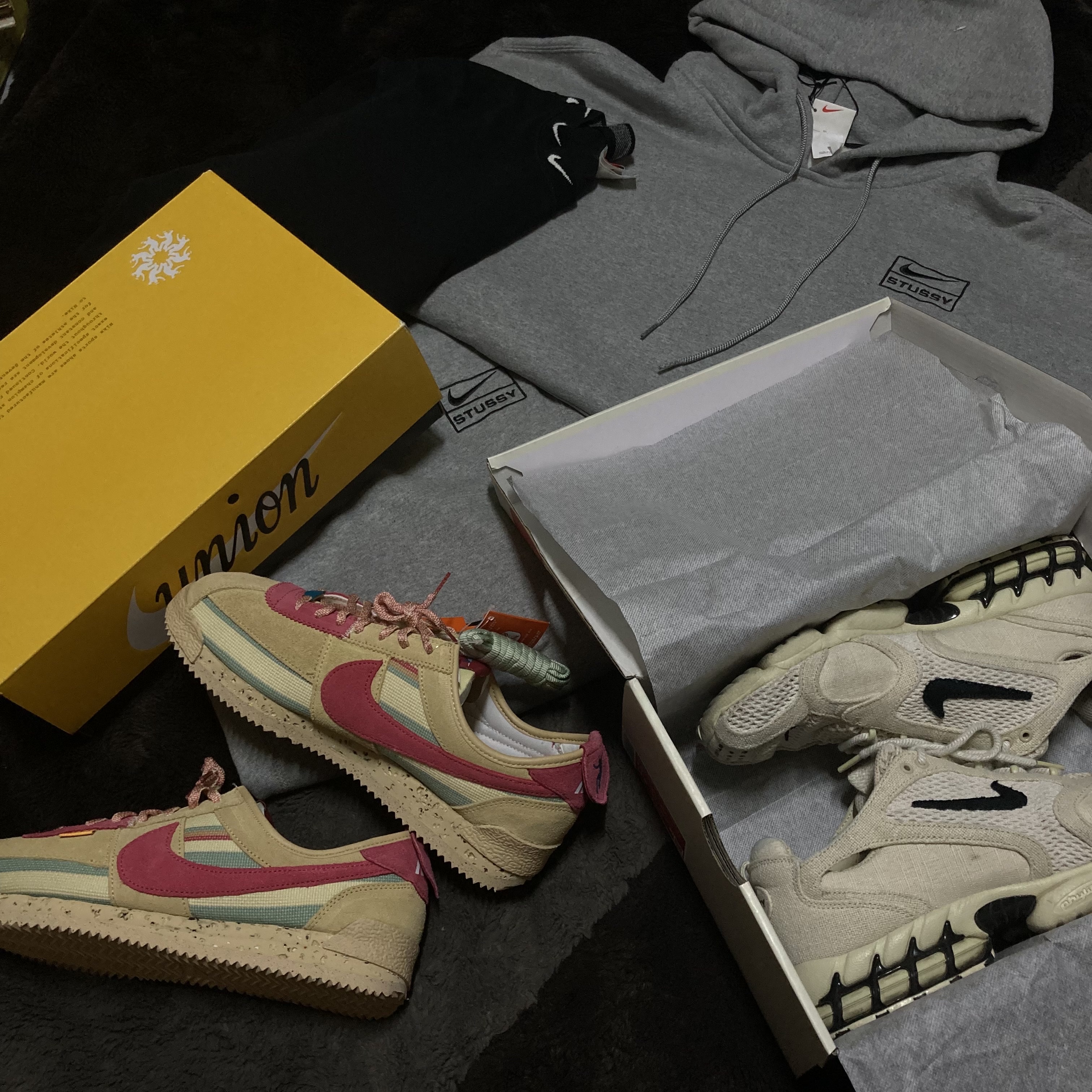 Nike x Union Cortez SP Sesame, Nike x Stussy Air Zoom Spiridon Cage 2 Fossil 착용 스타일