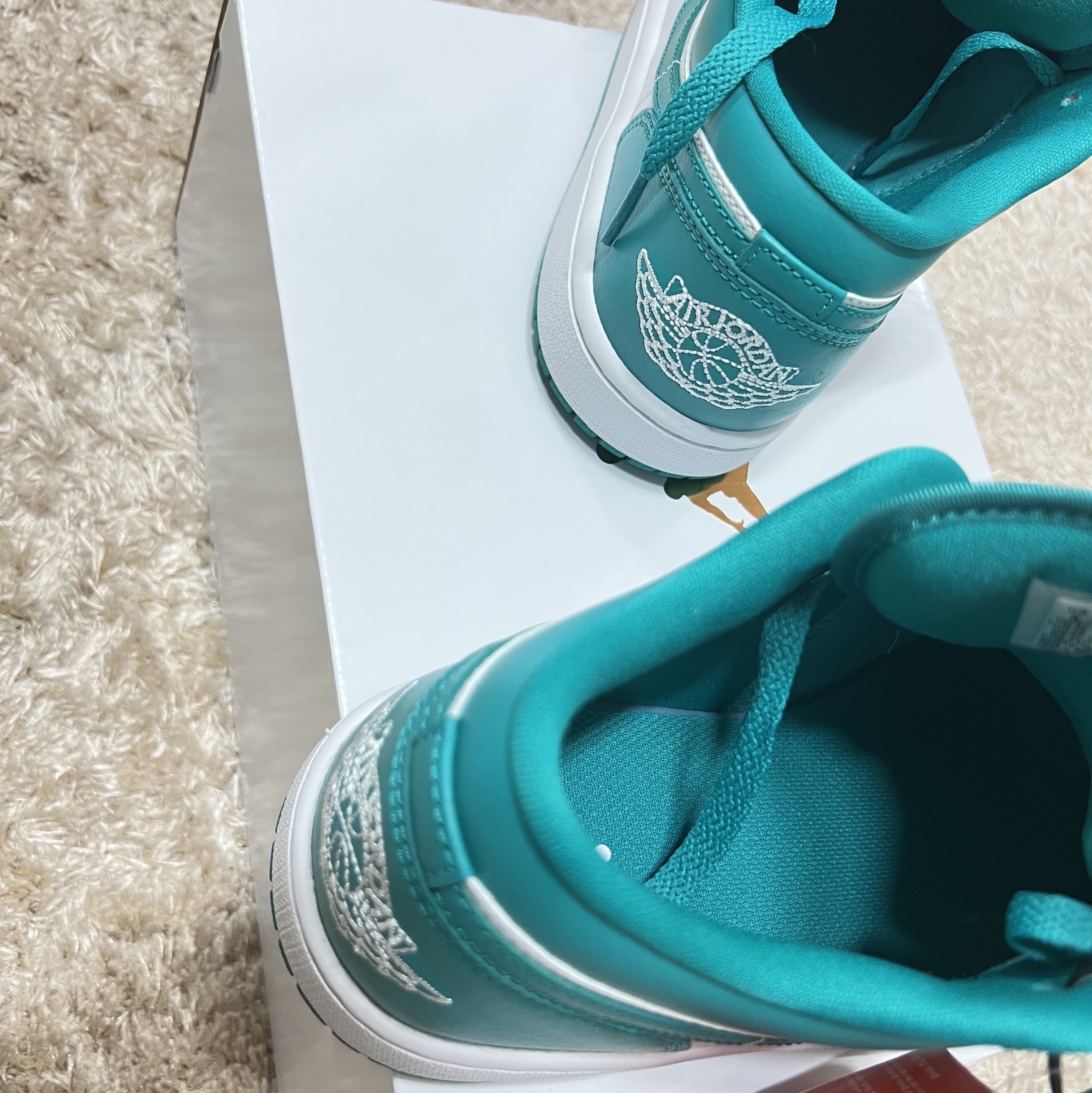 (W) Jordan 1 Low New Emerald 착용 스타일 - 2