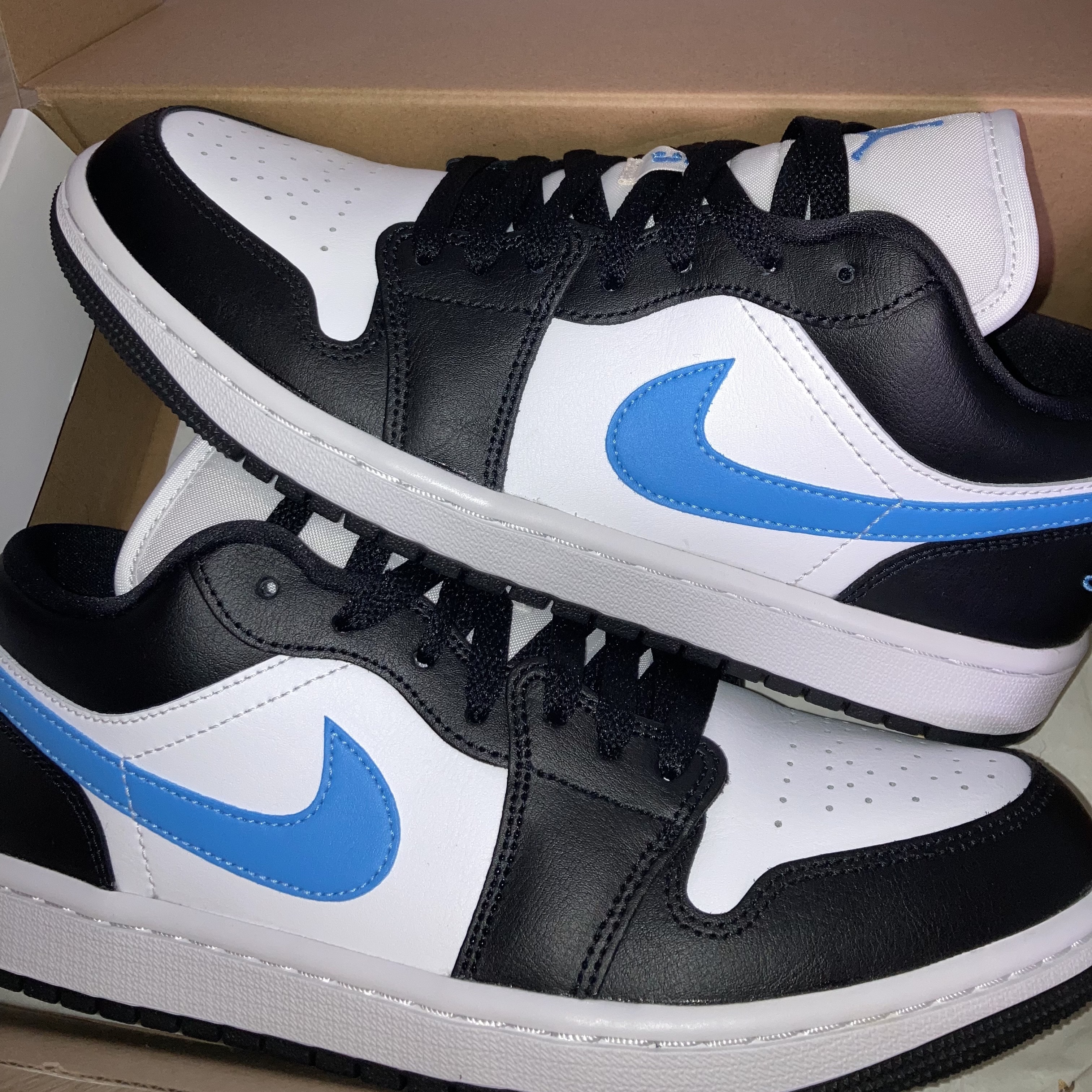 (W) Jordan 1 Low Black University Blue 착용 스타일