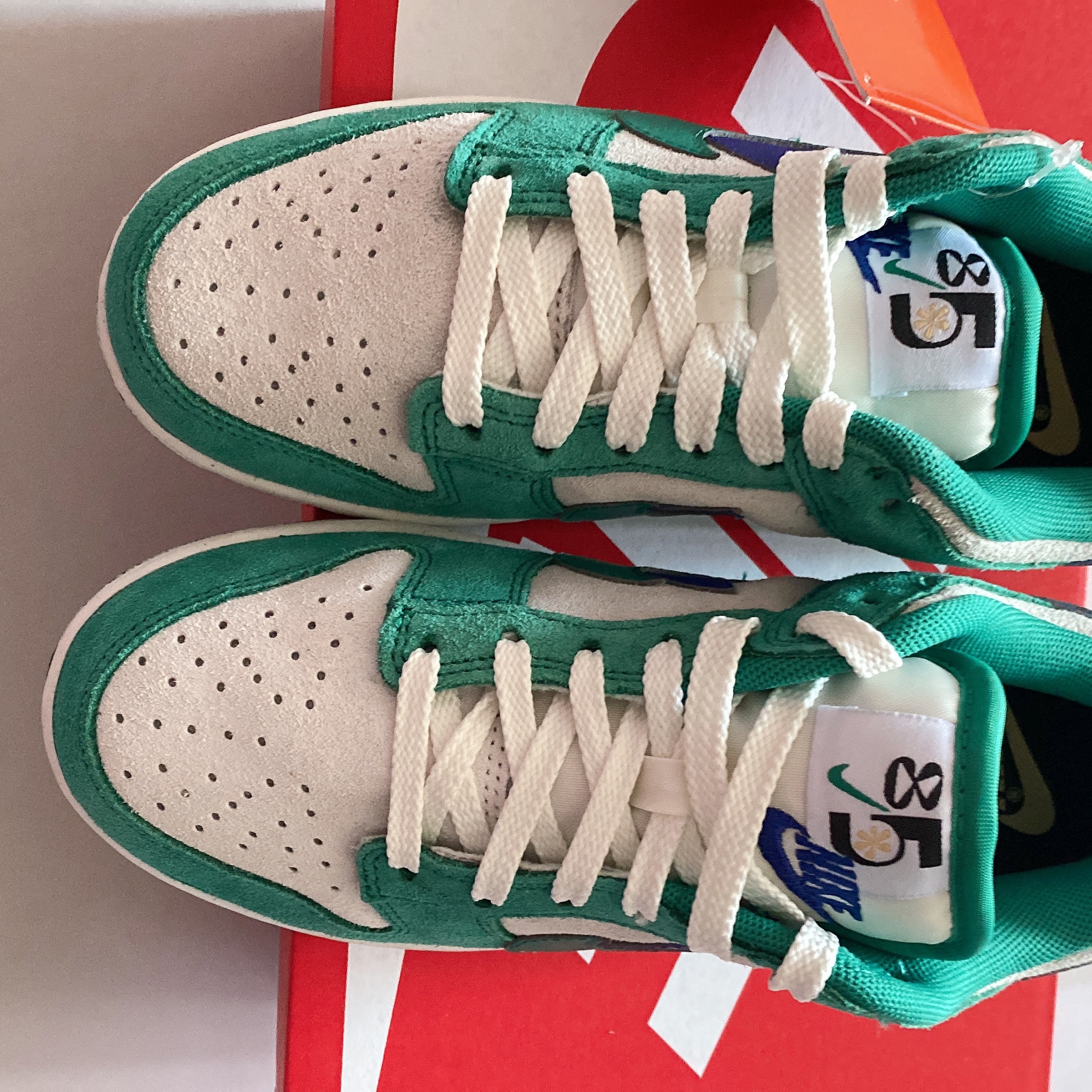 (W) Nike Dunk Low SE 85 Neptune Green and Sail 착용 스타일 - 3