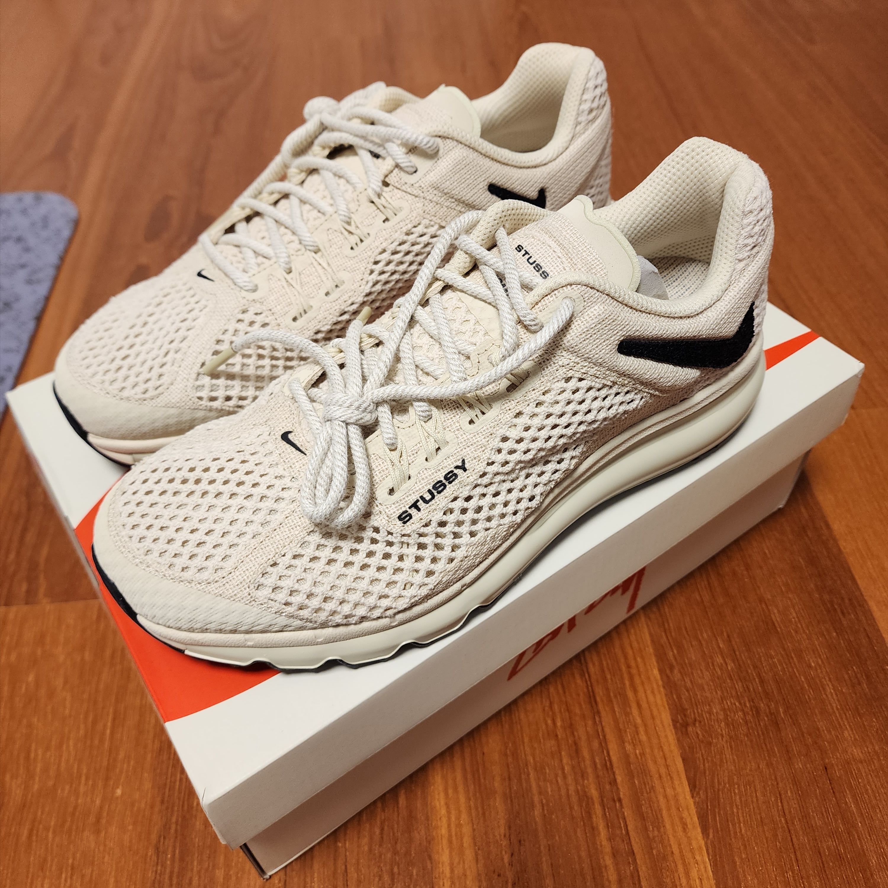 Nike x Stussy Air Max 2013 Fossil 착용 스타일 - 2