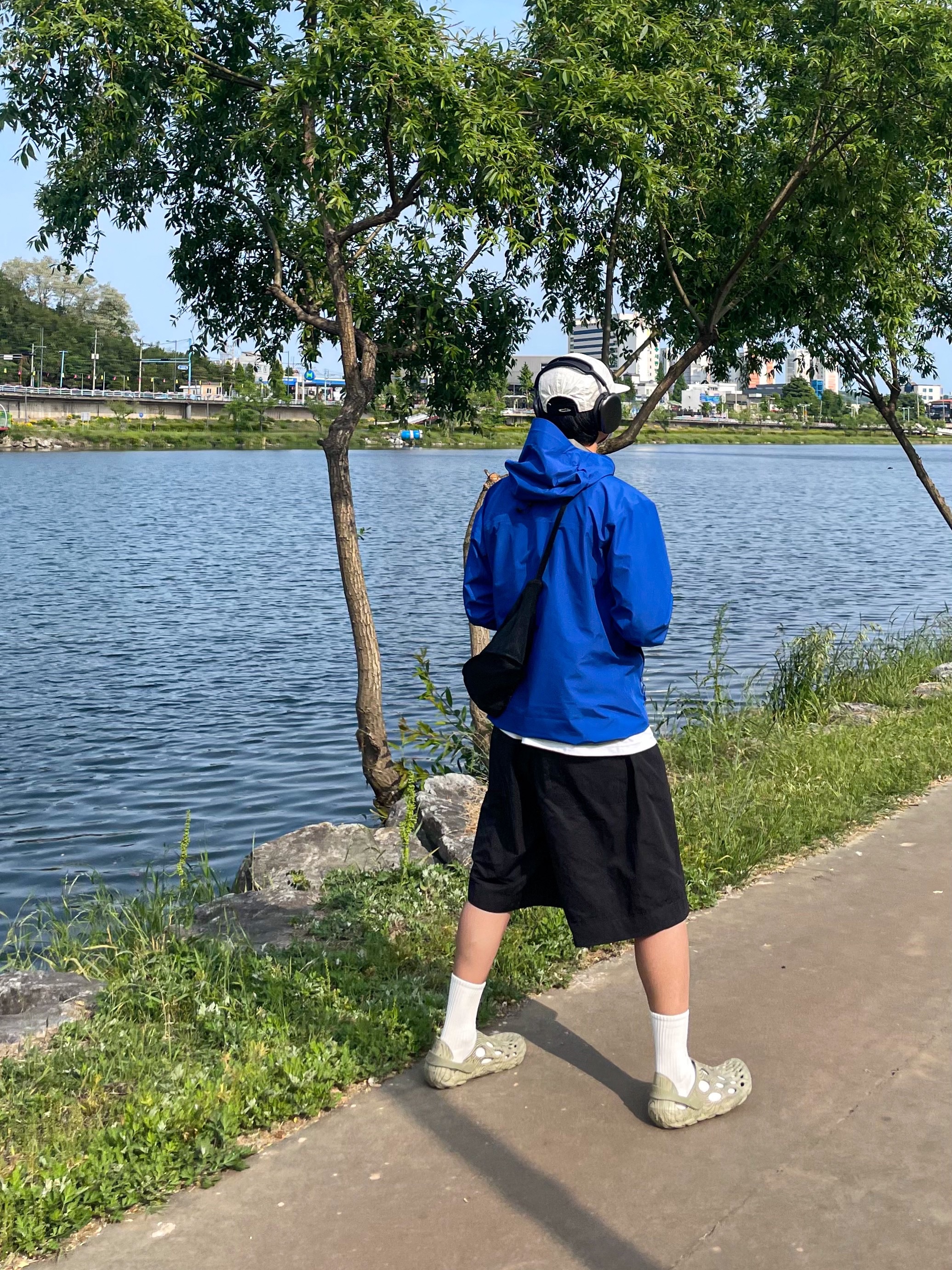 Arc'teryx Beta LT Jacket Vitality 착용 스타일 - 2