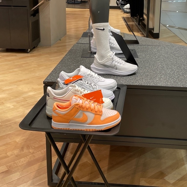 (W) Nike Dunk Low Peach Cream 착용 스타일 - 1