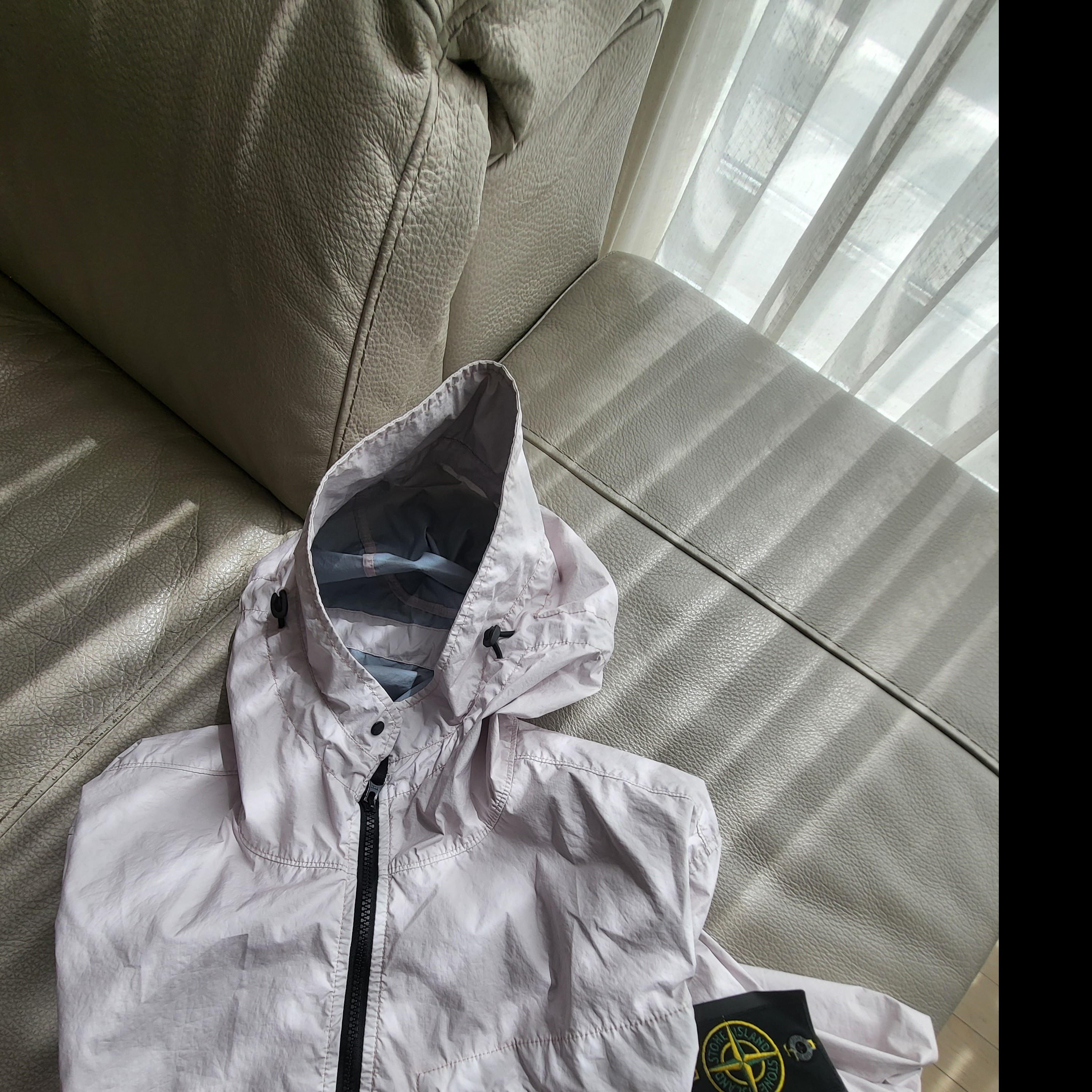 Stone Island 40223 Membrana 3L TC Garment Dyed Hooded Jacket Rose - 22SS 착용 스타일