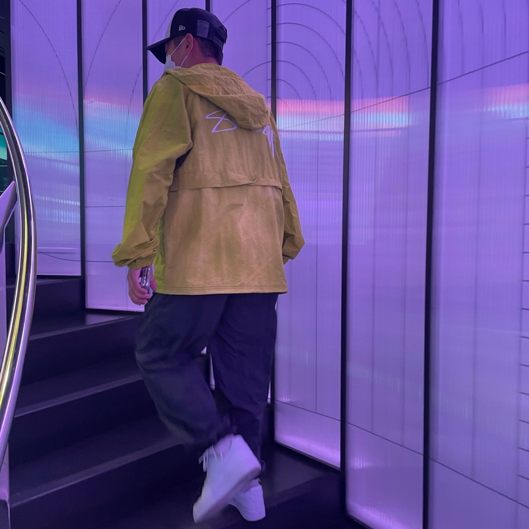 Stussy Wave Dye Beach Shell Jacket Slime, Nike x Stussy Beach Pants Off Noir 착용 스타일 - 2