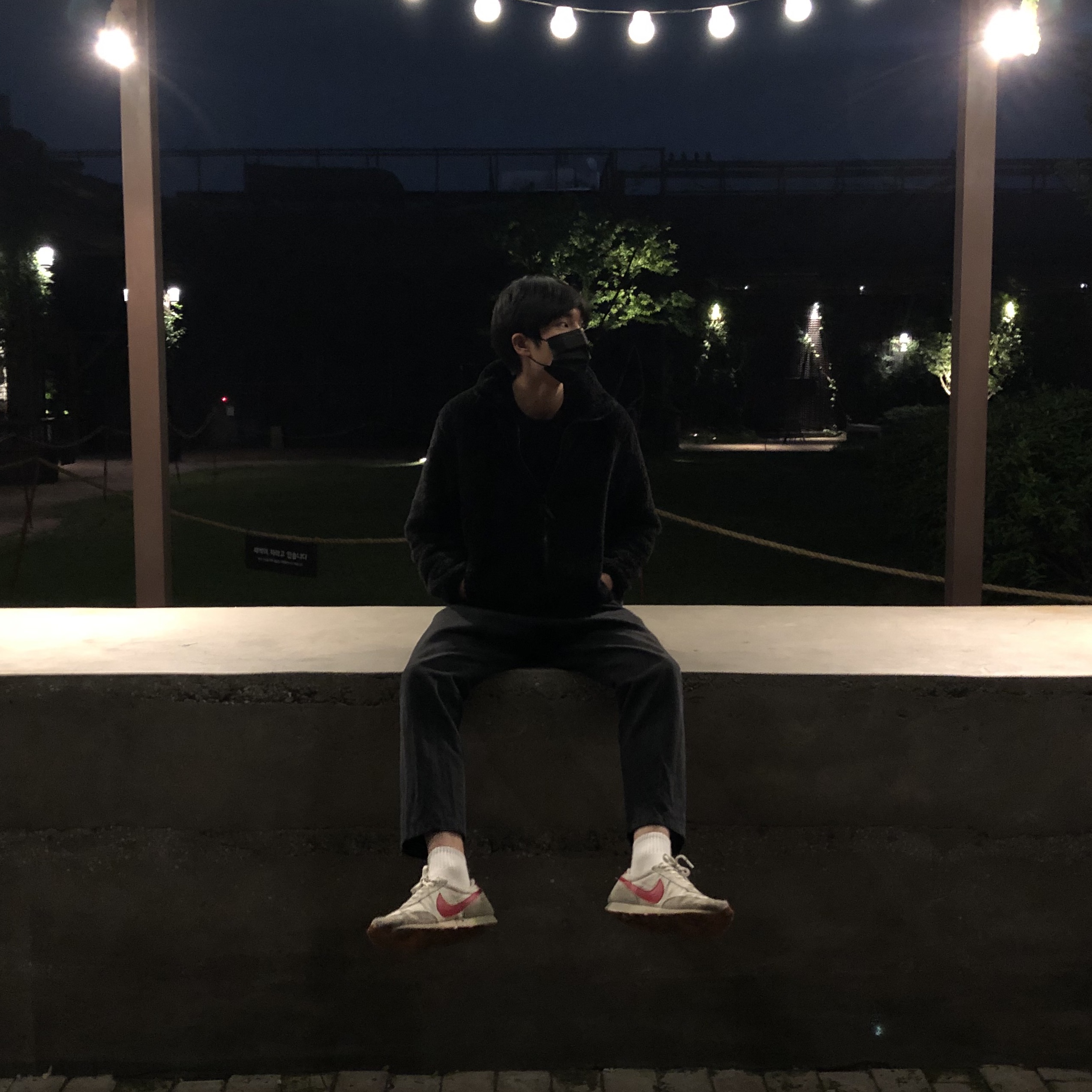 (W) Nike Daybreak Summit White University Red 착용 스타일