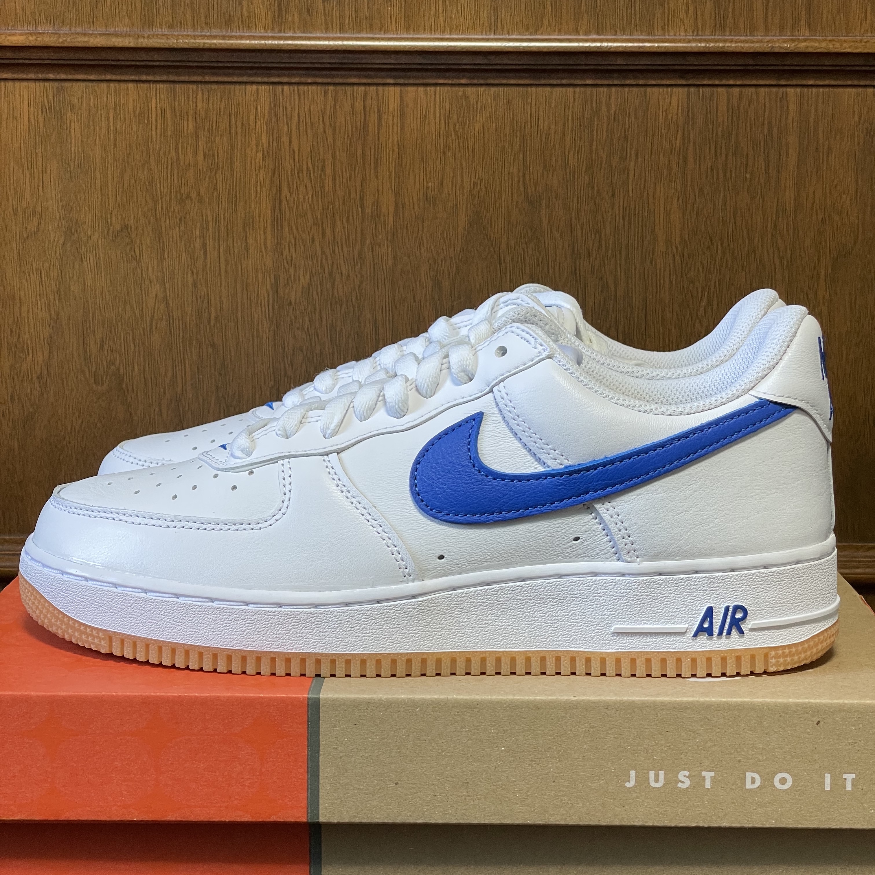 Nike Air Force 1 Low Retro Color of the Month Varsity Royal 착용 스타일 - 1
