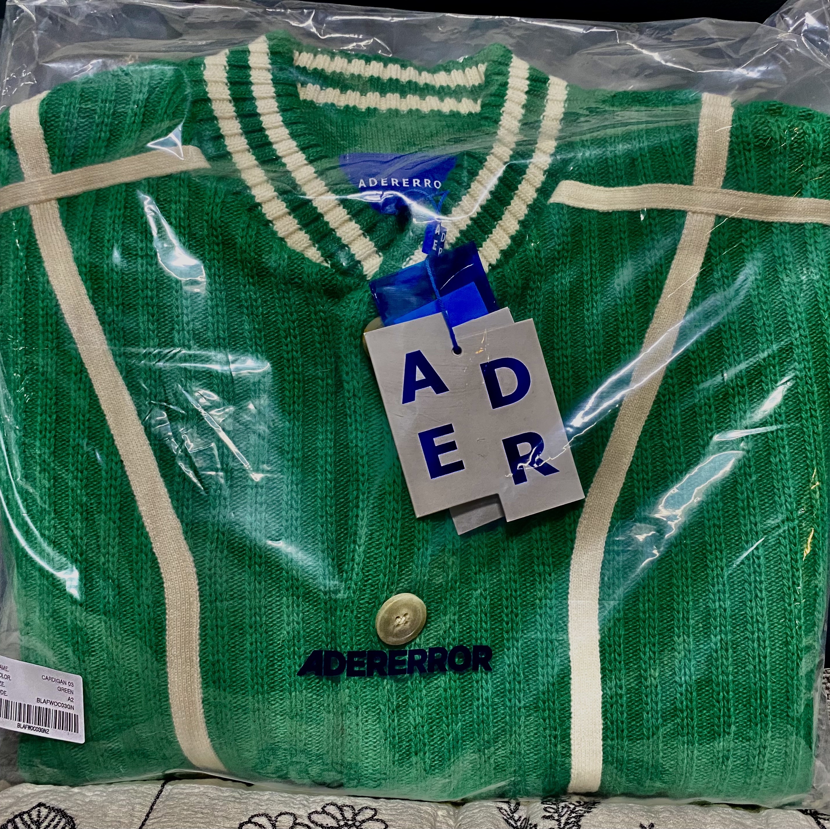 Ader Error Tomb Cardigan Green 착용 스타일