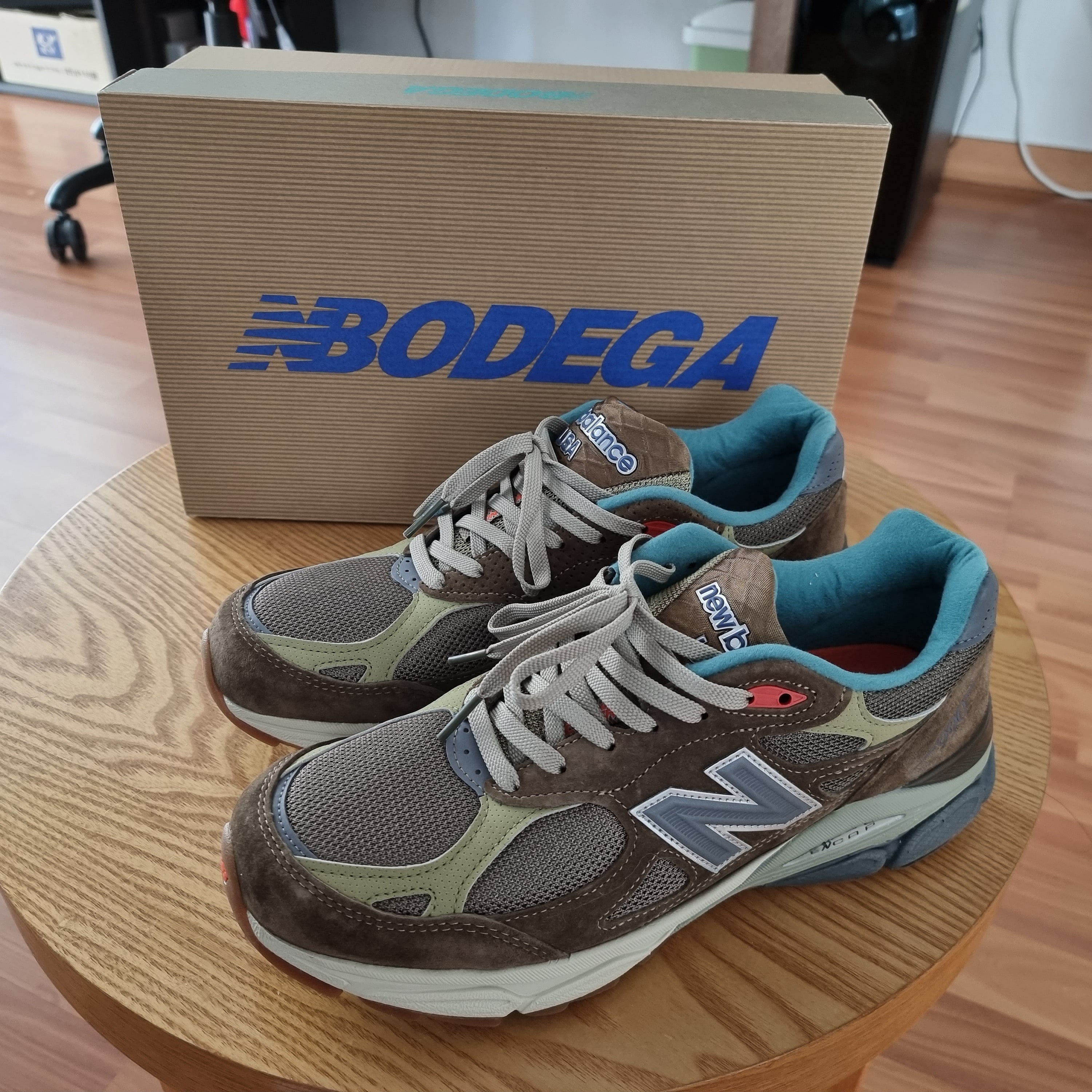 New Balance x Bodega 990v3 Anniversary 착용 스타일