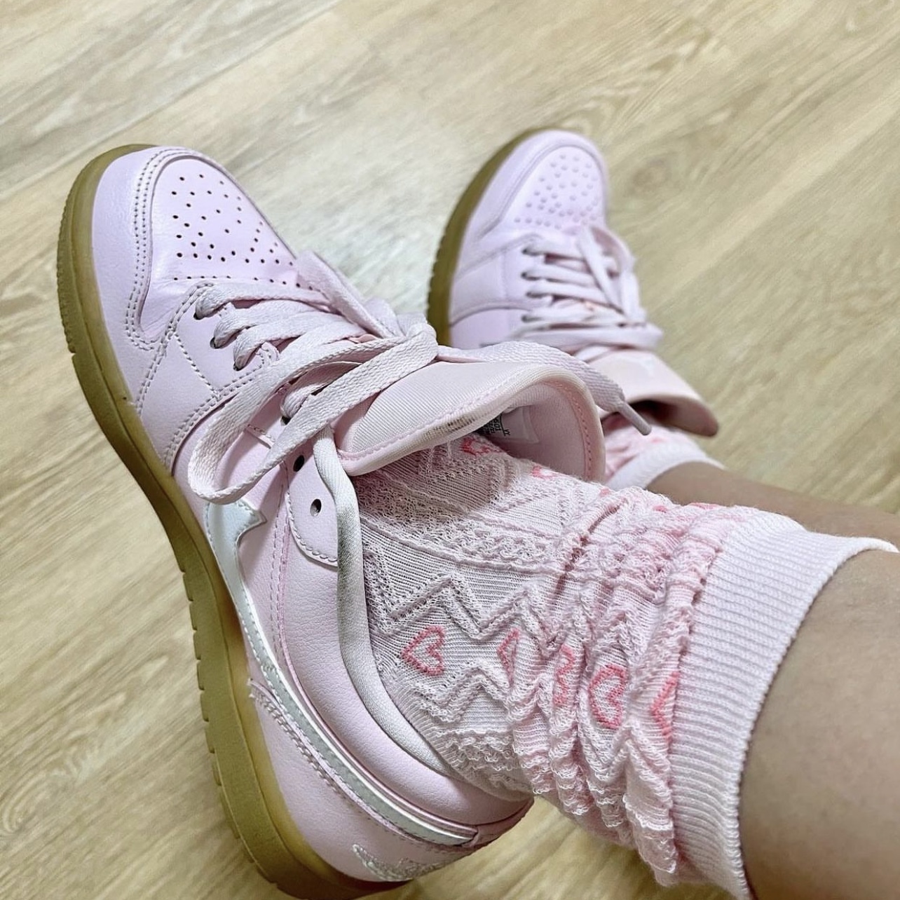 (W) Jordan 1 Low Arctic Pink 착용 스타일 - 5