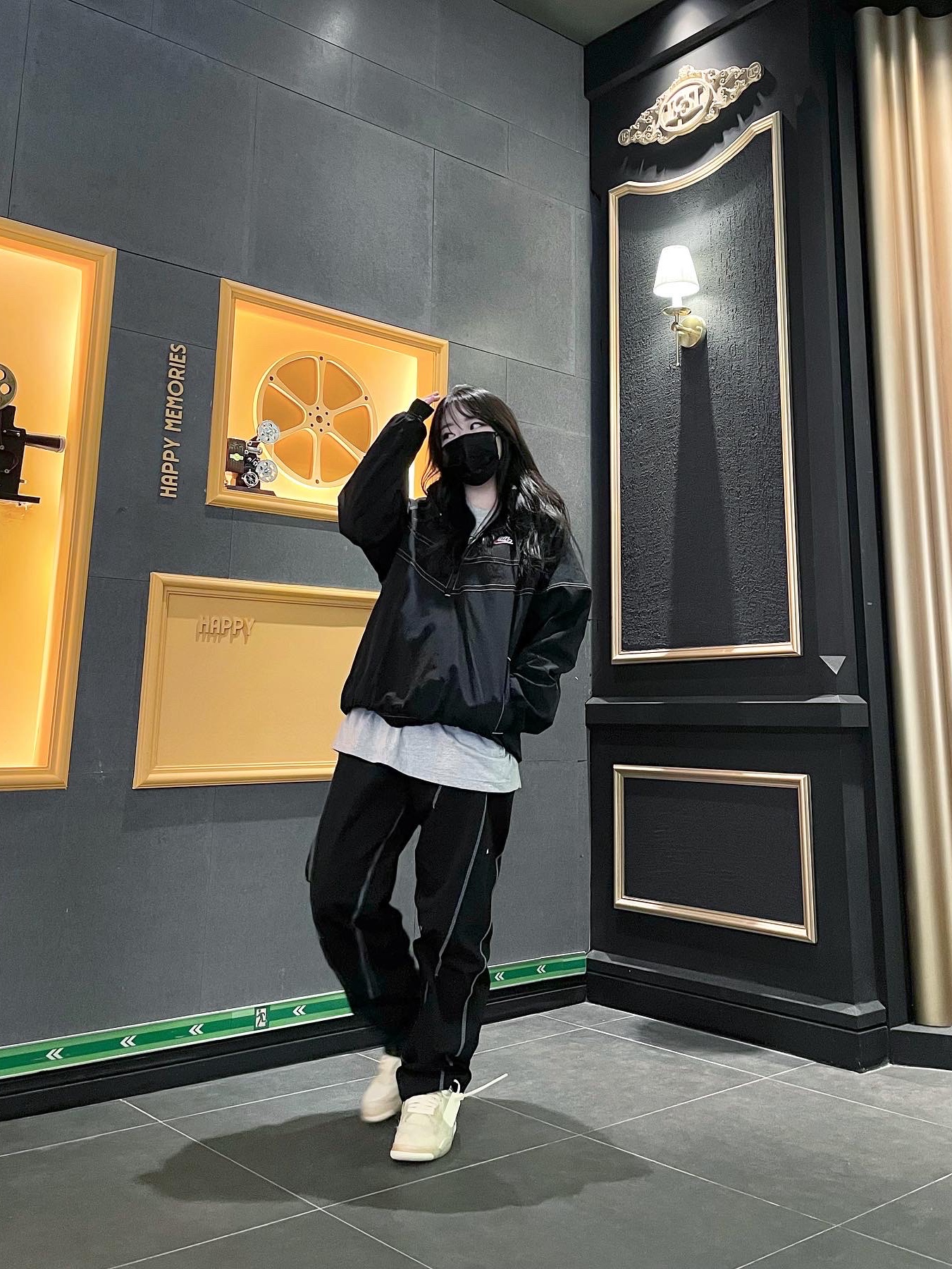 (W) Jordan 4 x Off-White Retro SP Sail, Palace x Stella Artois Coaster T-Shirt Grey Marl - 21FW 착용 스타일