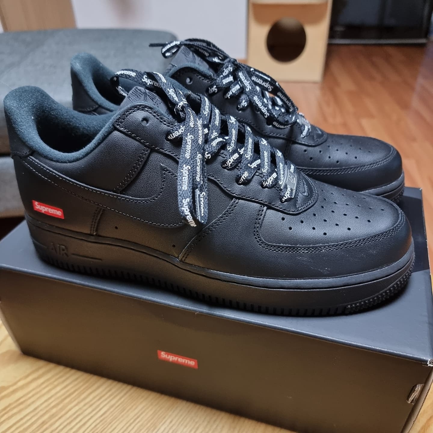 Nike x Supreme Air Force 1 Low Black 착용 스타일
