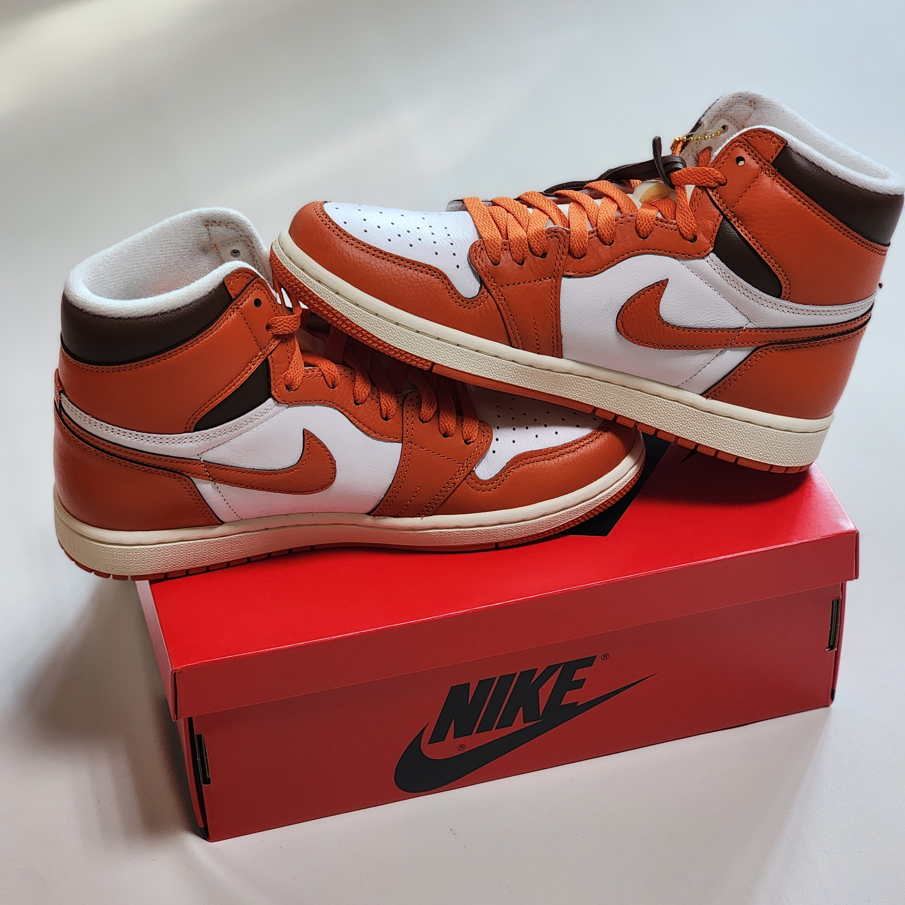 (W) Jordan 1 Retro High OG Starfish 착용 스타일 - 1