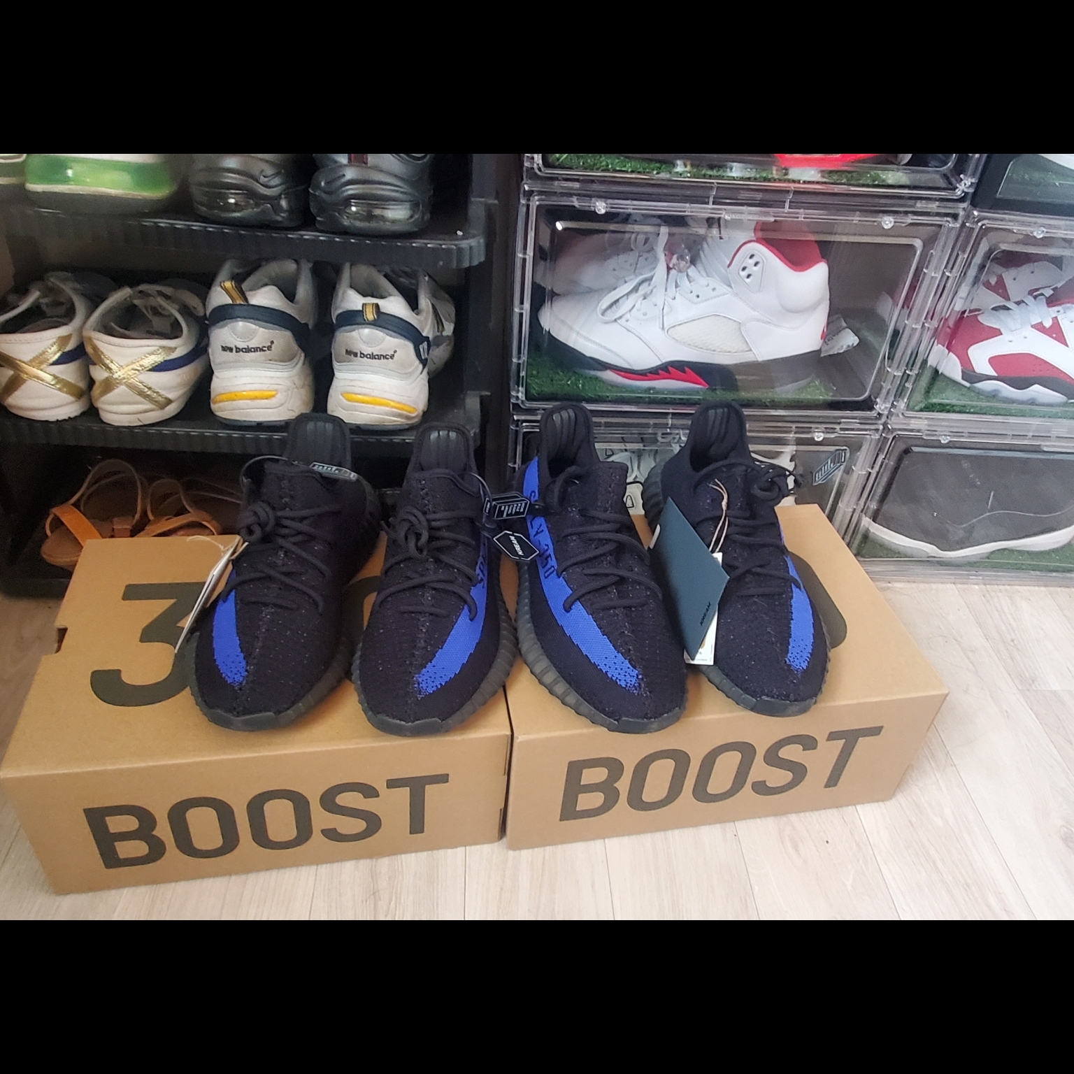 Adidas Yeezy Boost 350 V2 Dazzling Blue 착용 스타일 - 1