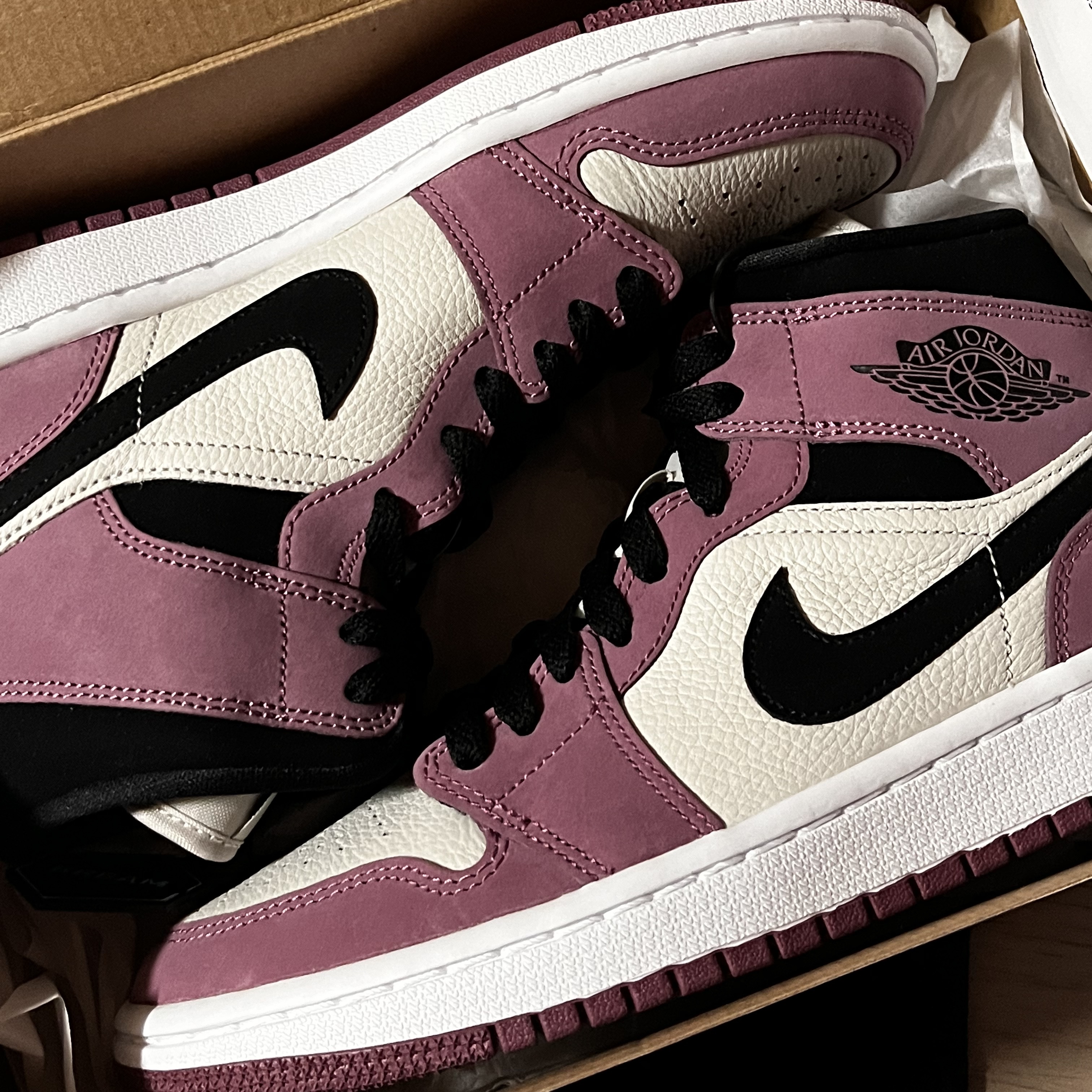(W) Jordan 1 Mid SE Light Mulberry 착용 스타일