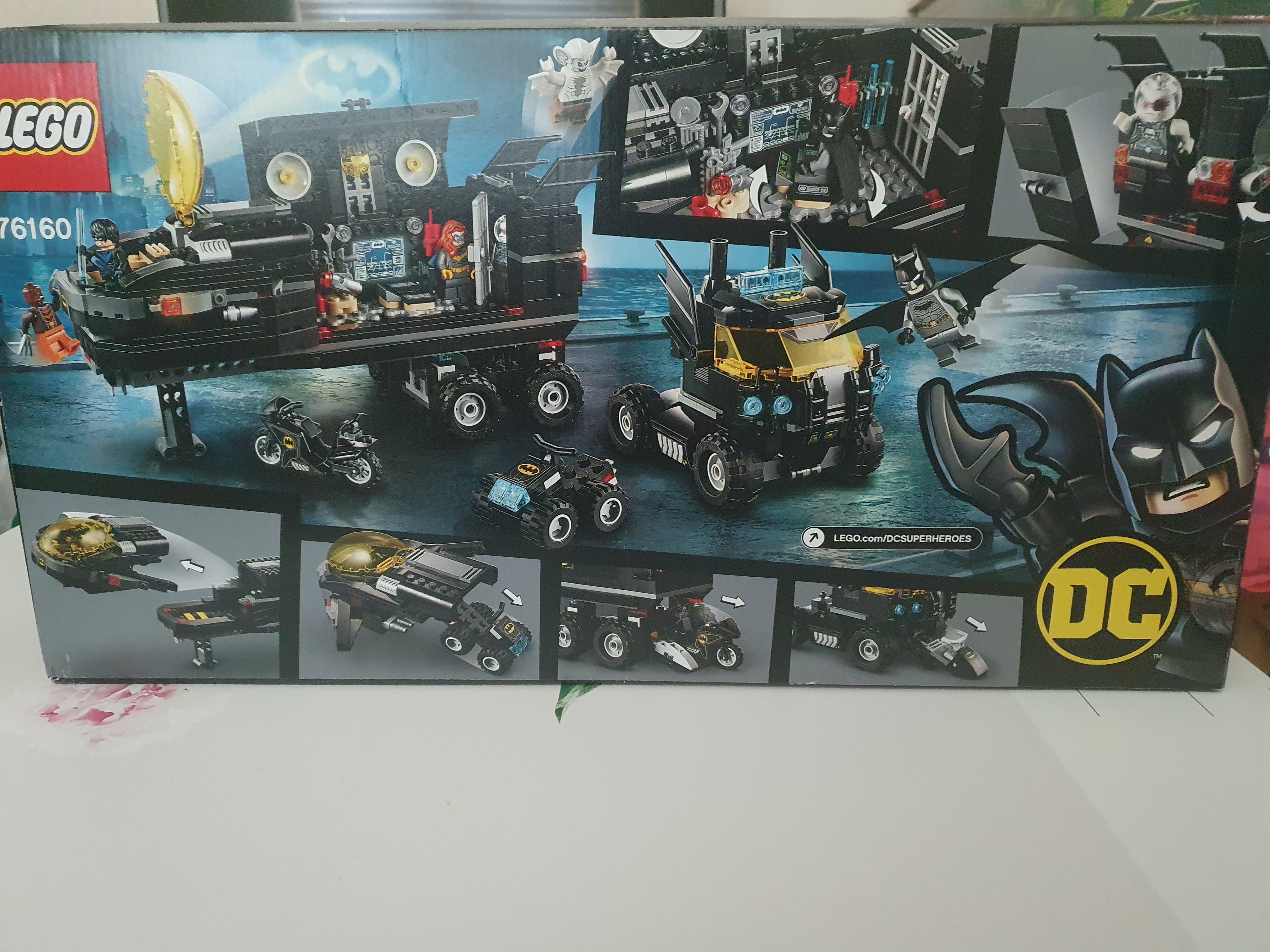 Lego DC Comics Batman Mobile Bat Base 착용 스타일 - 1