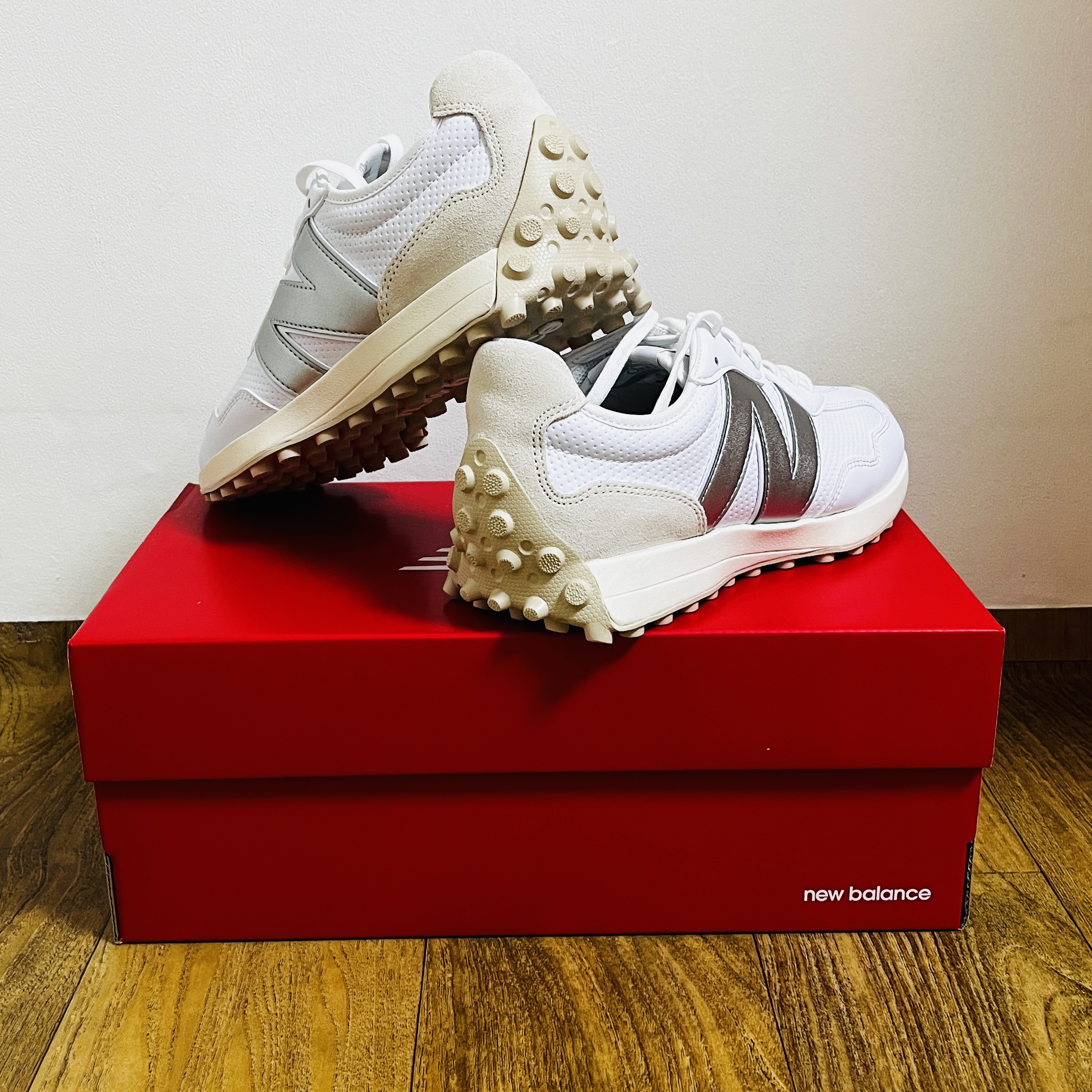 (W) New Balance 327 Golf White 착용 스타일 - 4