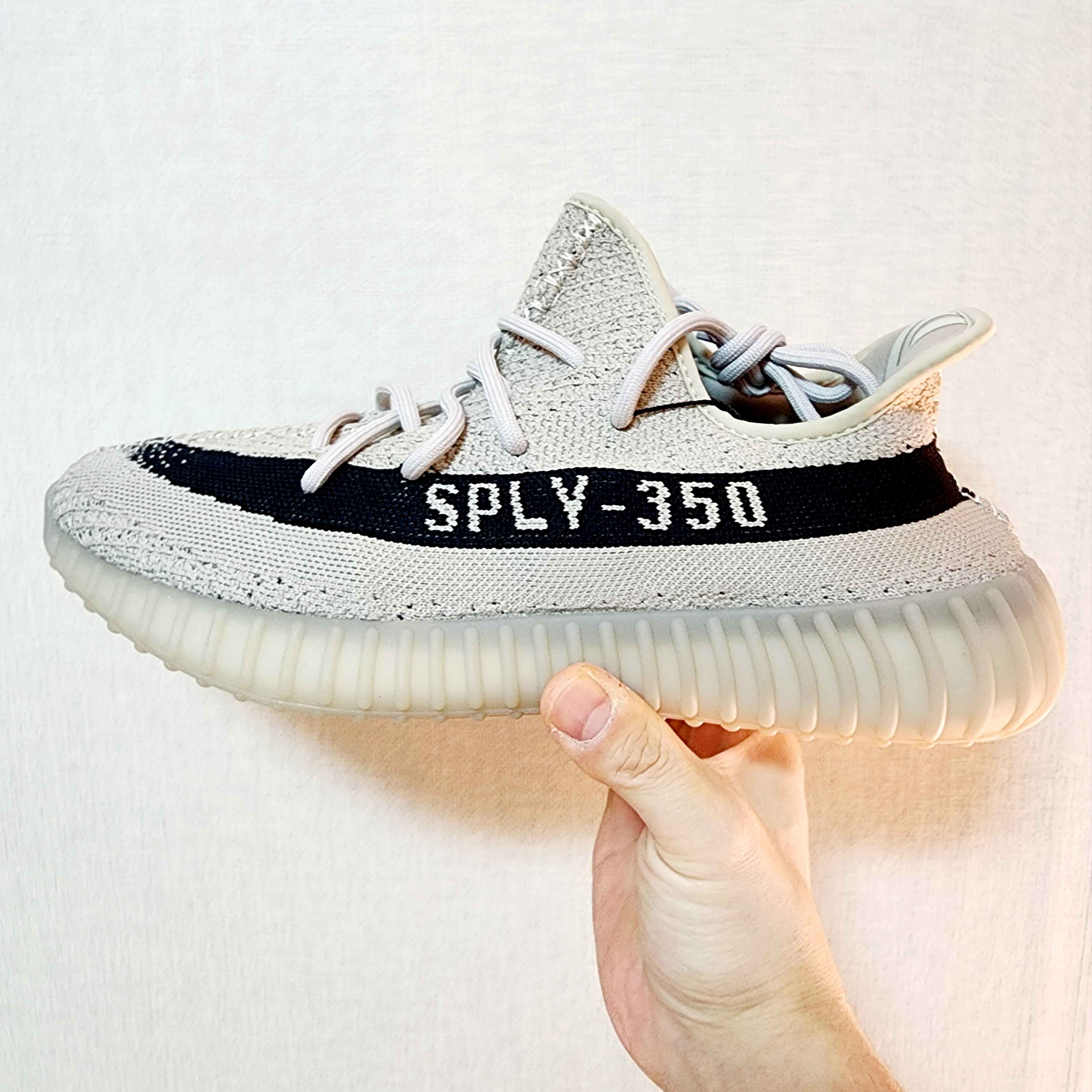 Adidas Yeezy Boost 350 V2 Slate Core Black 2022/2023 착용 스타일 - 1