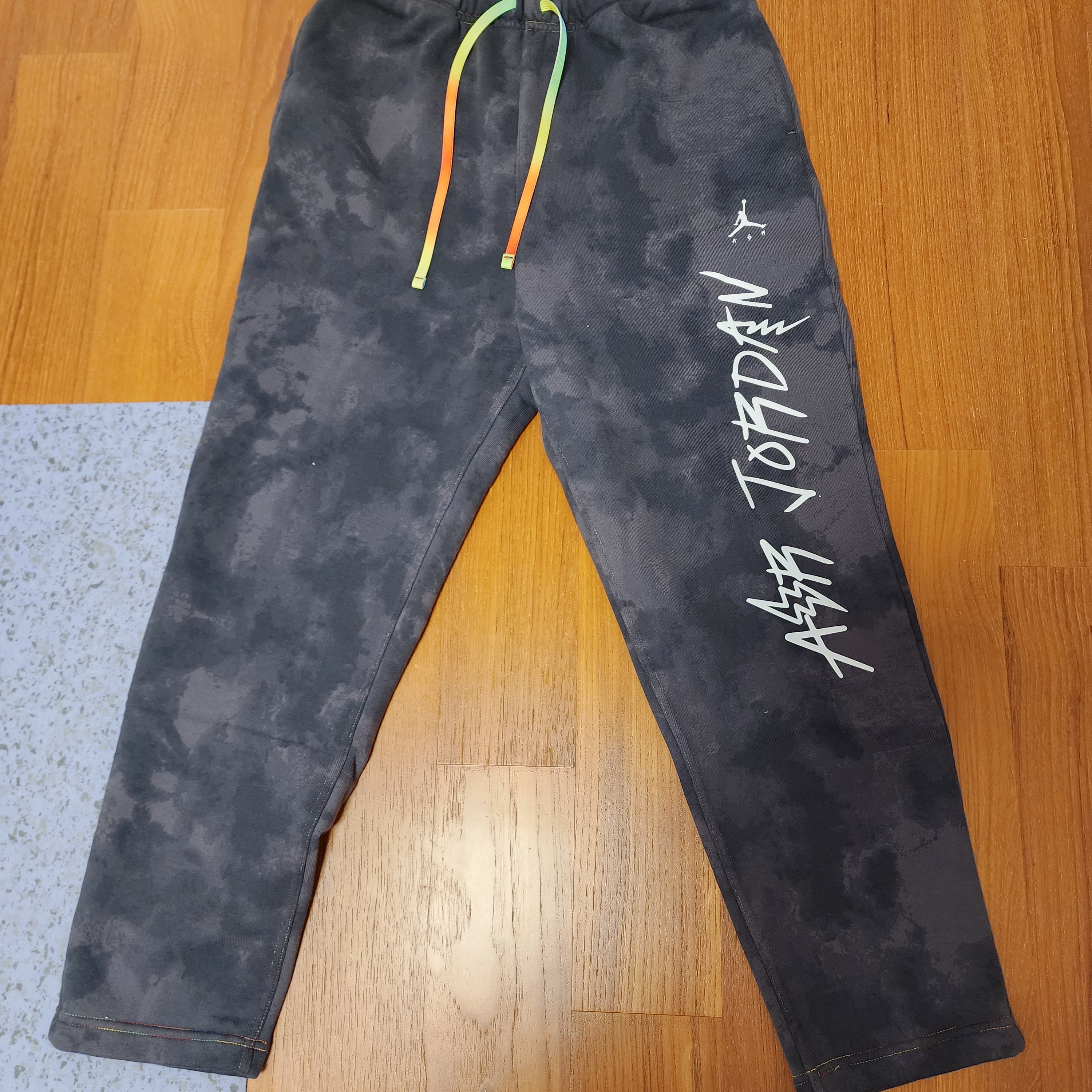 Jordan x J Balvin Crewneck Sweatshirt Jade Aura - Asia, Jordan x J Balvin Fleece Pants Black - Asia 착용 스타일 - 3