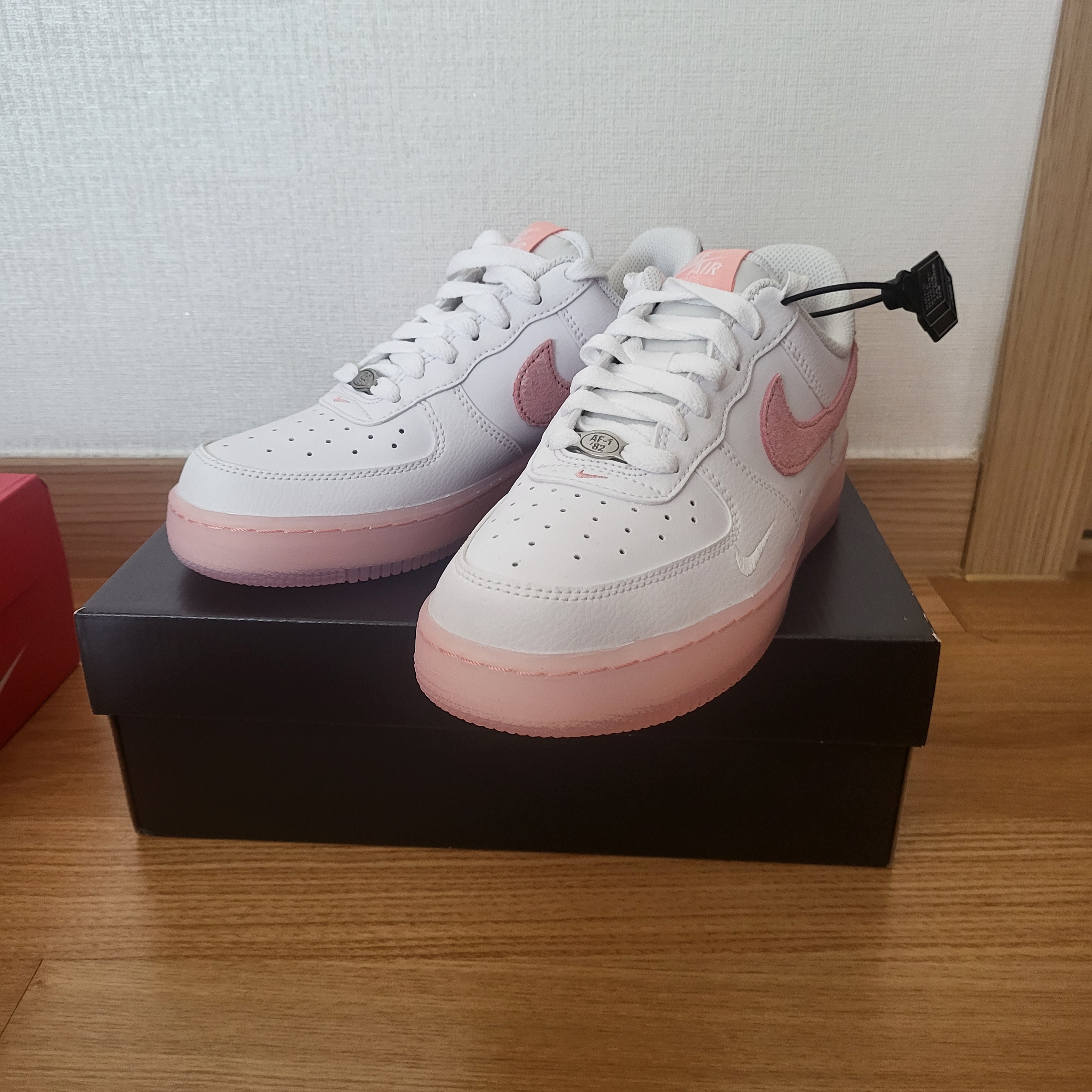 (W) Nike Air Force 1 '07 LV8 Copy and Paste 착용 스타일 - 1