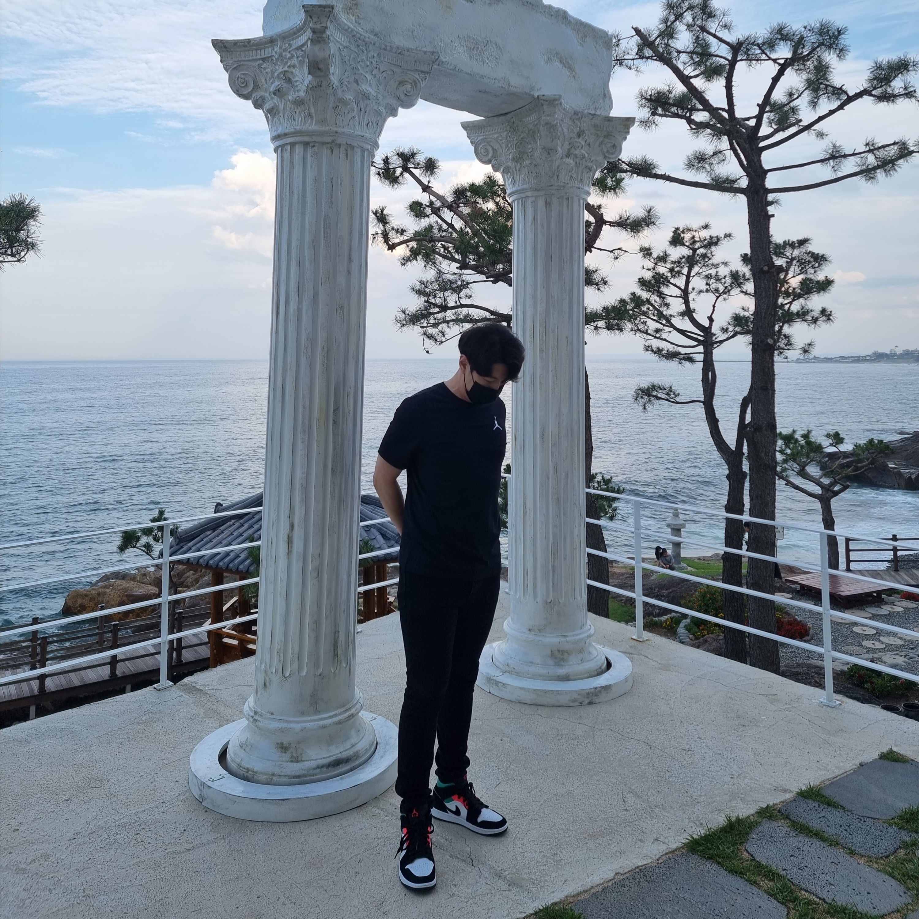 Jordan 1 Mid SE South Beach 착용 스타일