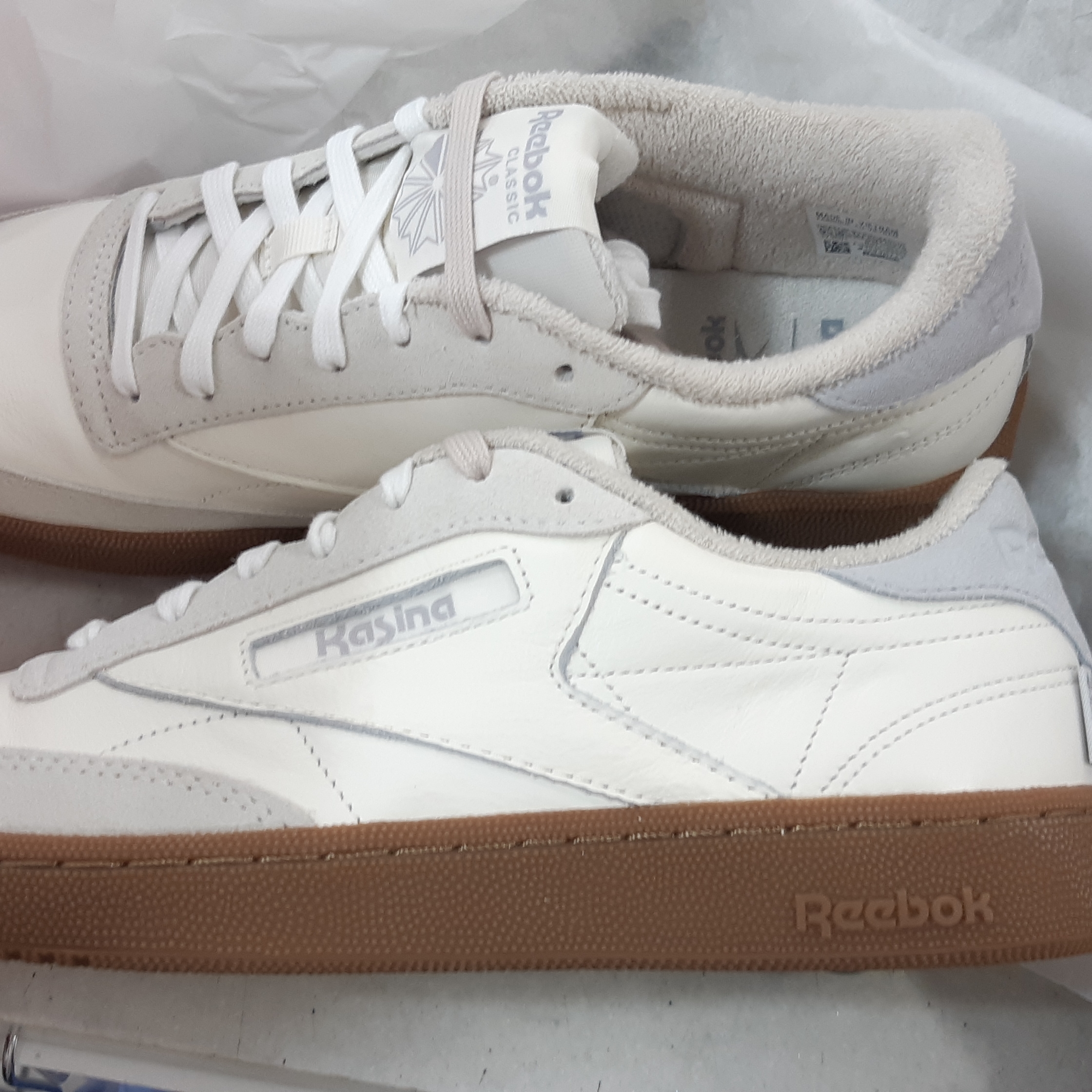 Reebok x Kasina Club C 85 GTX Chalk 착용 스타일