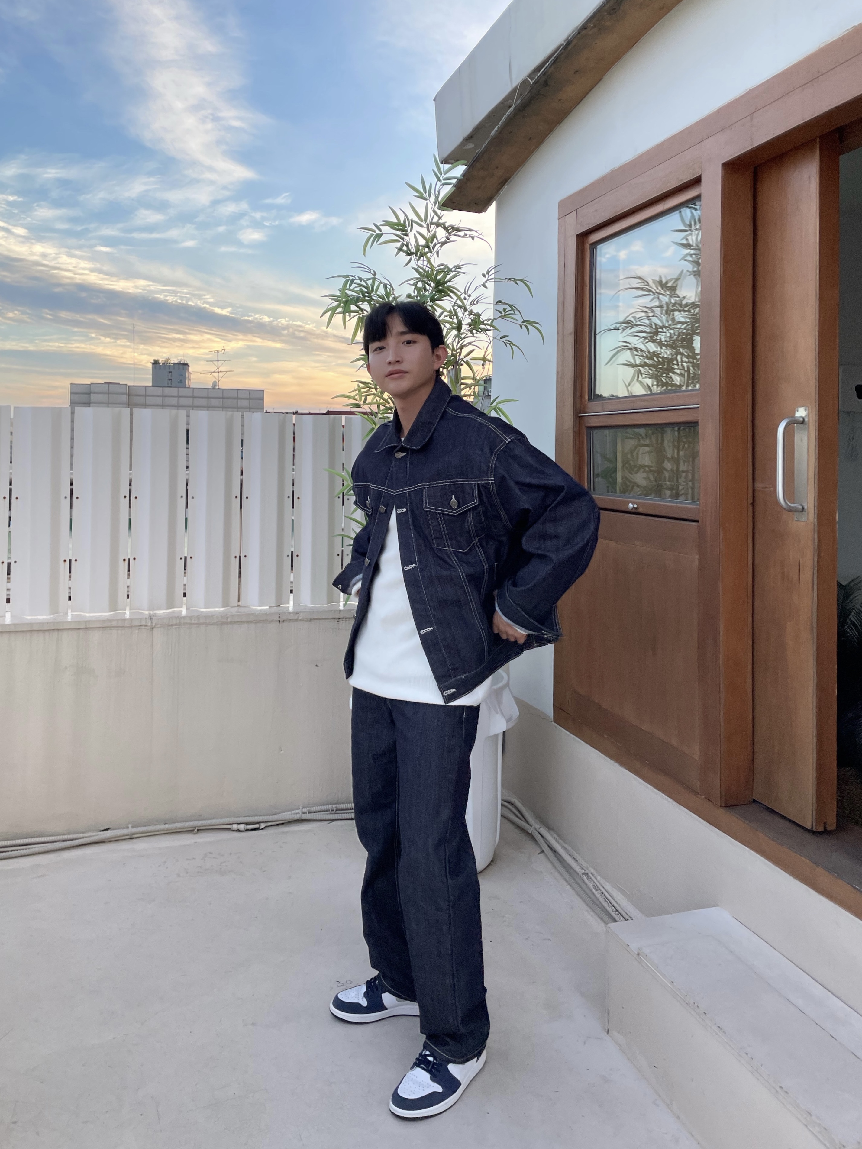 Jordan 1 Retro High OG CO.JP Midnight Navy, Jordan 1 Retro High OG CO.JP Midnight Navy (Suitcase Special Box) 착용 스타일 - 5