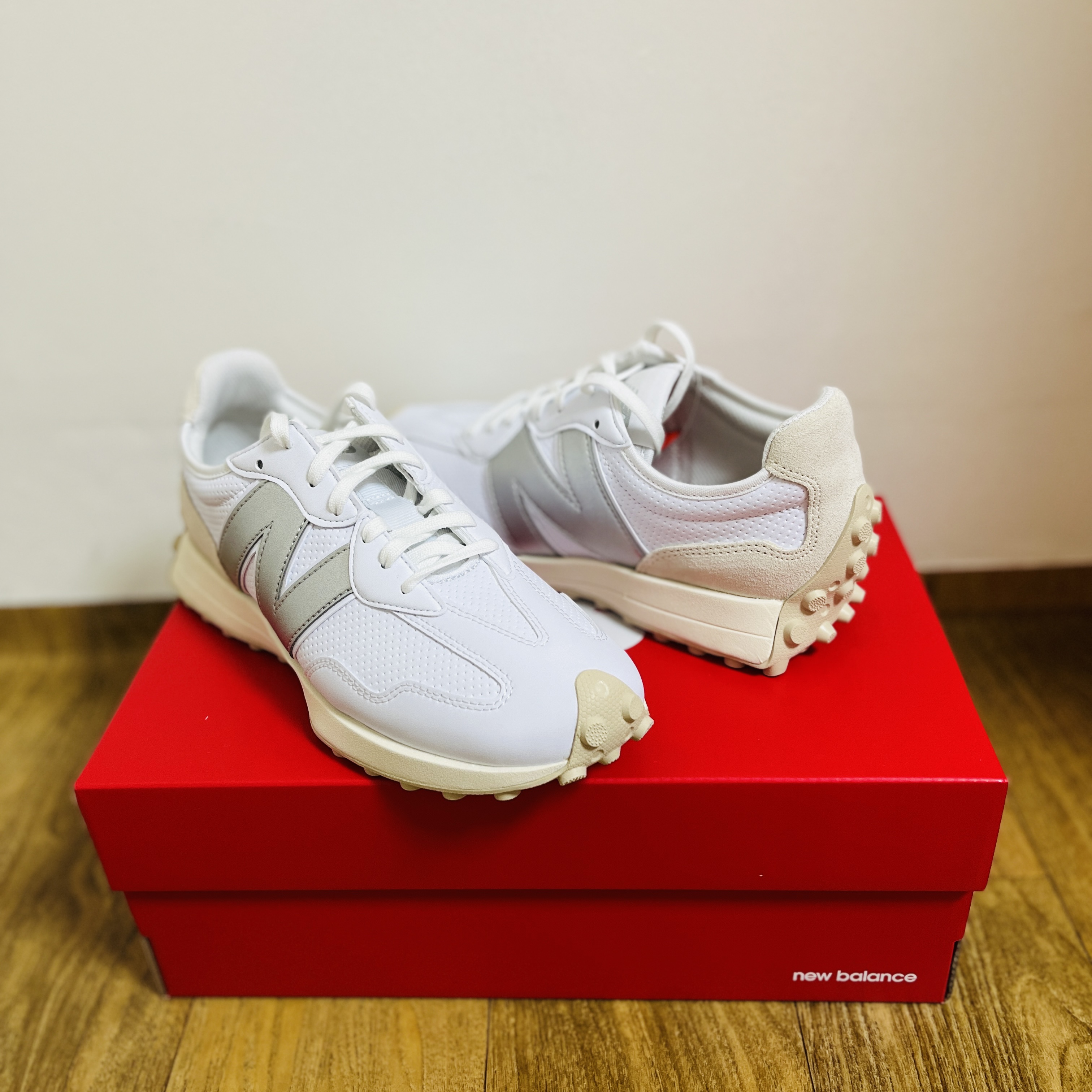 (W) New Balance 327 Golf White 착용 스타일 - 2